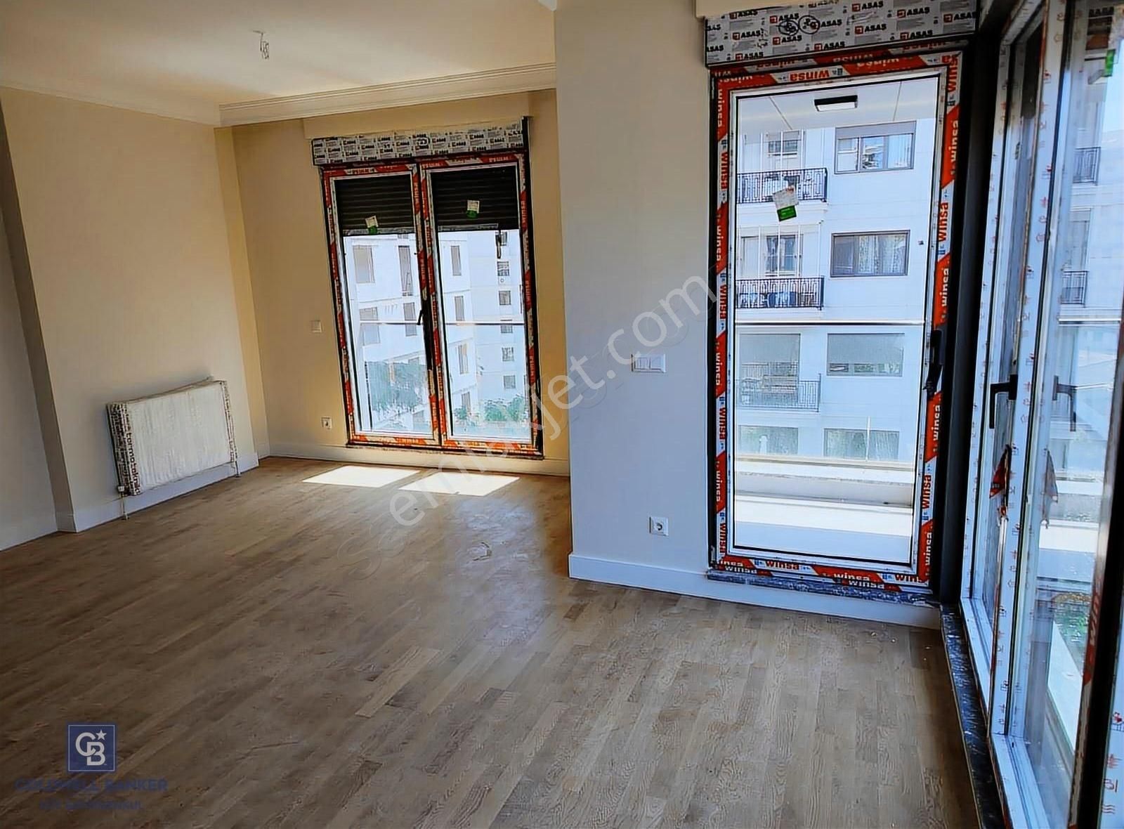 Selamiçeşmede Caddeye İkinci Yeni Binada Ara Katta Geniş 3+1 - Görsel 12