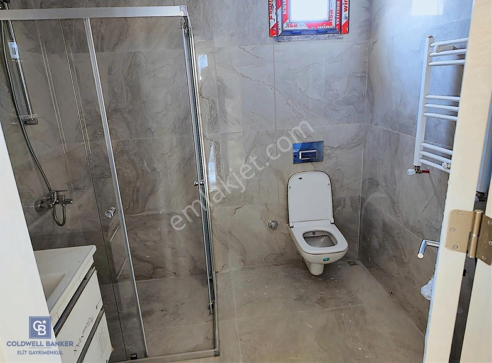 Selamiçeşmede Caddeye İkinci Yeni Binada Ara Katta Geniş 3+1 - Görsel 7