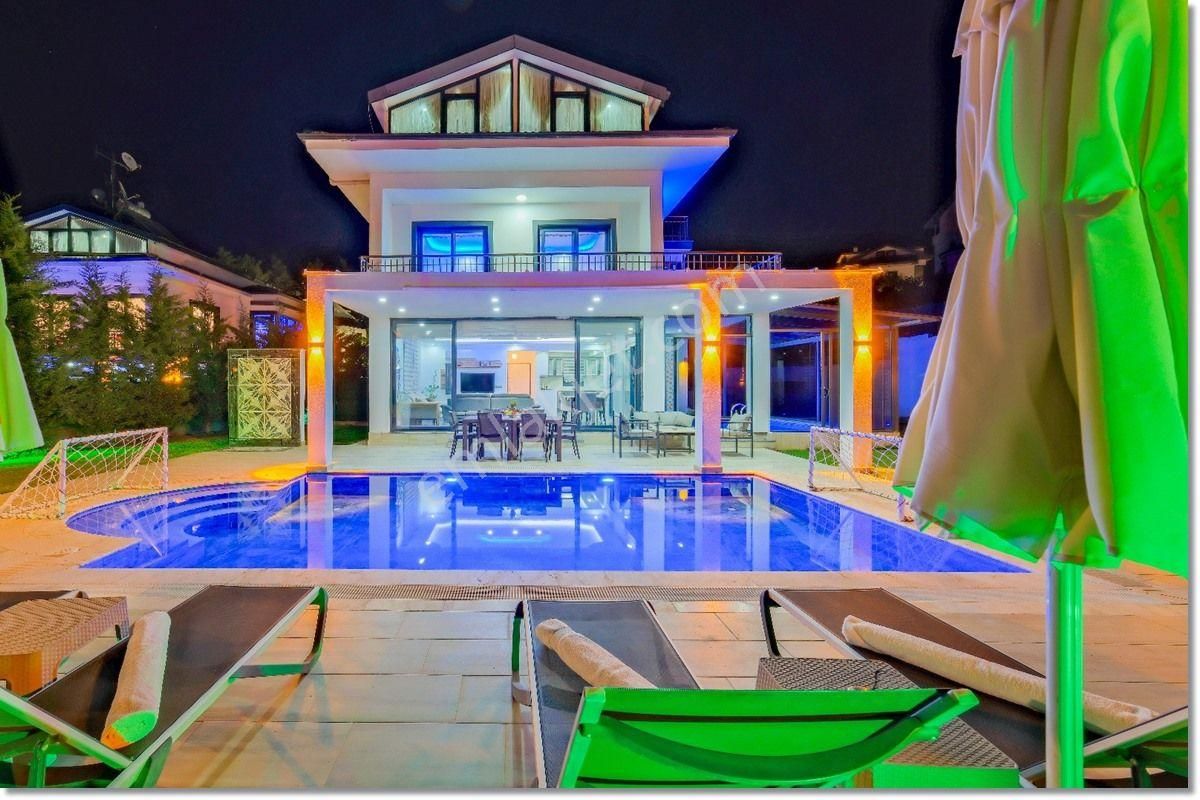 Fethiye Ölüdeniz De 4+1 Günlük Kiralık Villa - Görsel 18