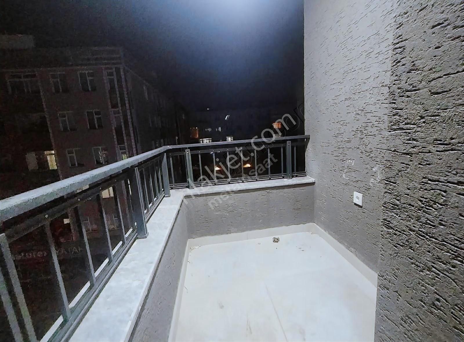 Küçükçekmece Cennette Otoparklı 95.m2.daire.2+1-7.100.000.tl - Görsel 5