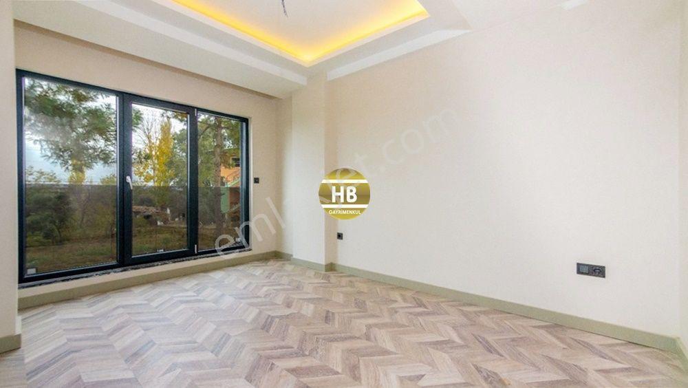 Hb'den 5+1 Satılık Villa, 385 M², Bahçeli, Tam Müstakil Tripleks - Görsel 25