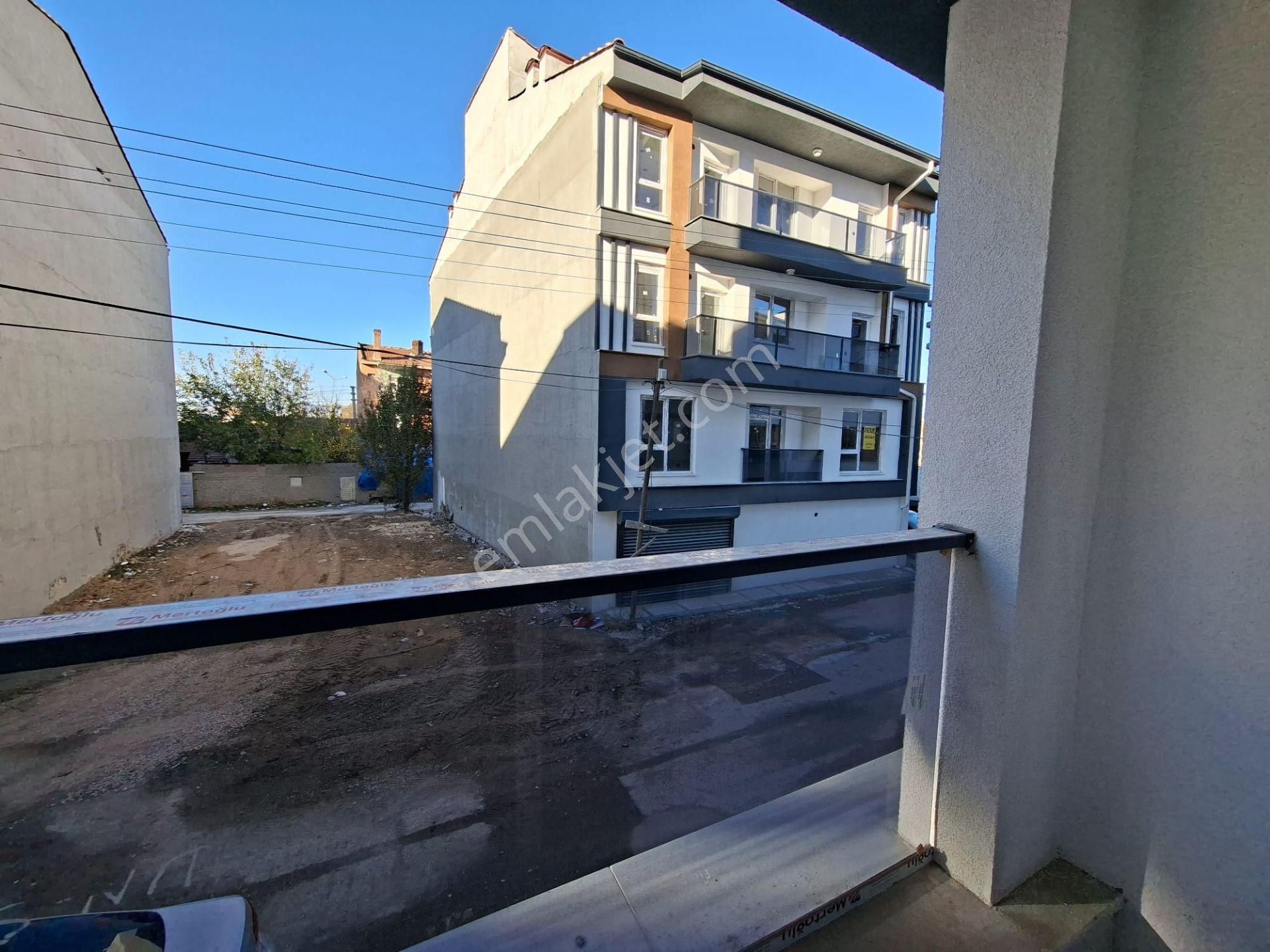 Recep Ümit Emlak'tan Gazi Yakup Satar Caddesi Yakınında Satılık Ebeveyn Banyolu 2+1 Ferah Daire - Görsel 5