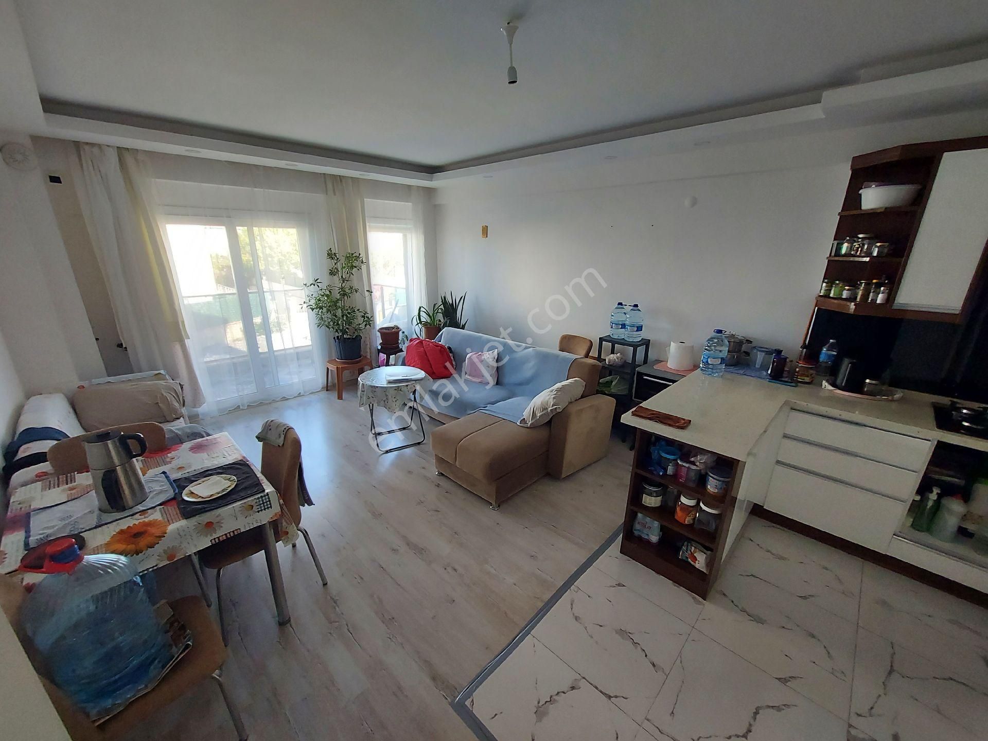 Seferihisar İzmir Cad. Üzerinde Satılık 2+1 Daire !!!