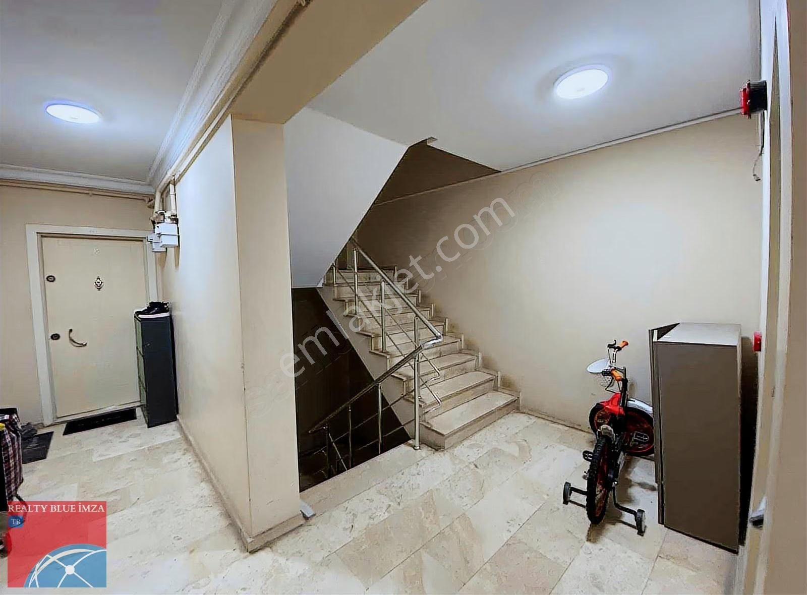 Yenidoğan Merkezi Konum Cadde Üzeri Çok Geniş 3+1 Arakat Daire - Görsel 4