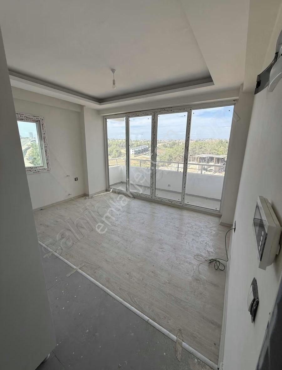 Tetik Emlak'tan Çınarlı'da Satılık 1+1 Daire