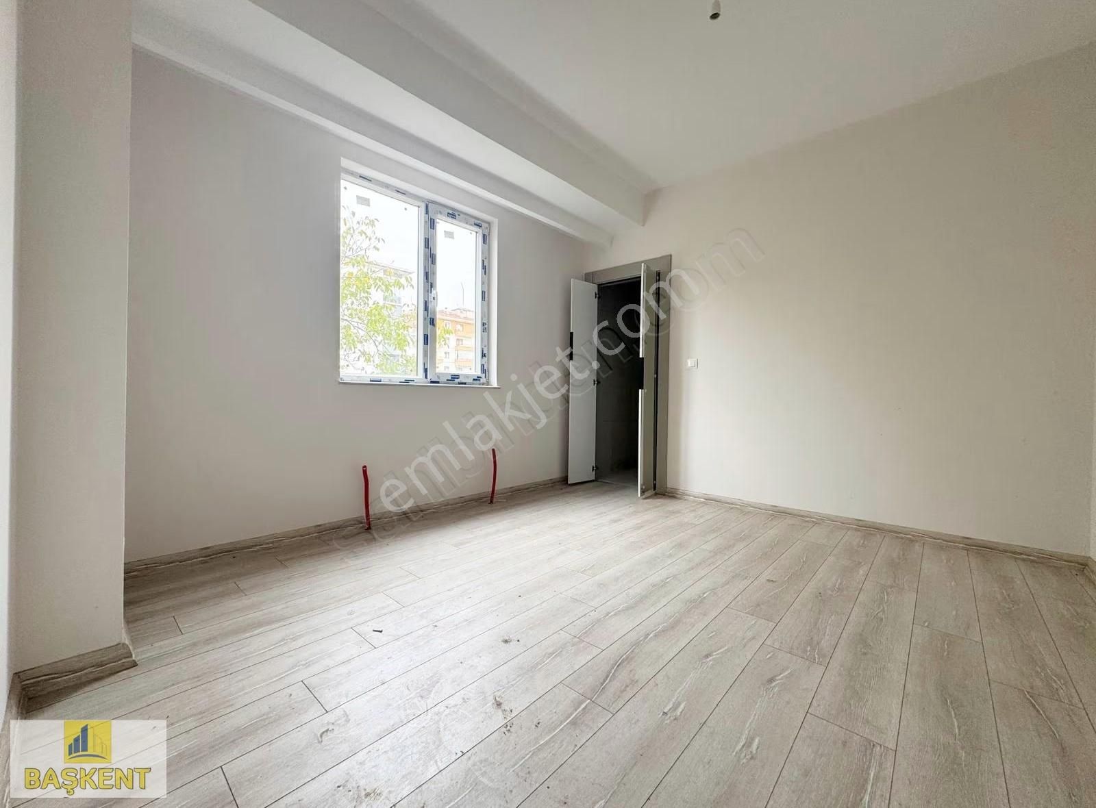 Başkent Gayrimenkul'den Merkezi Konumda Trene Yakın Geniş 3+1 Ev - Görsel 11