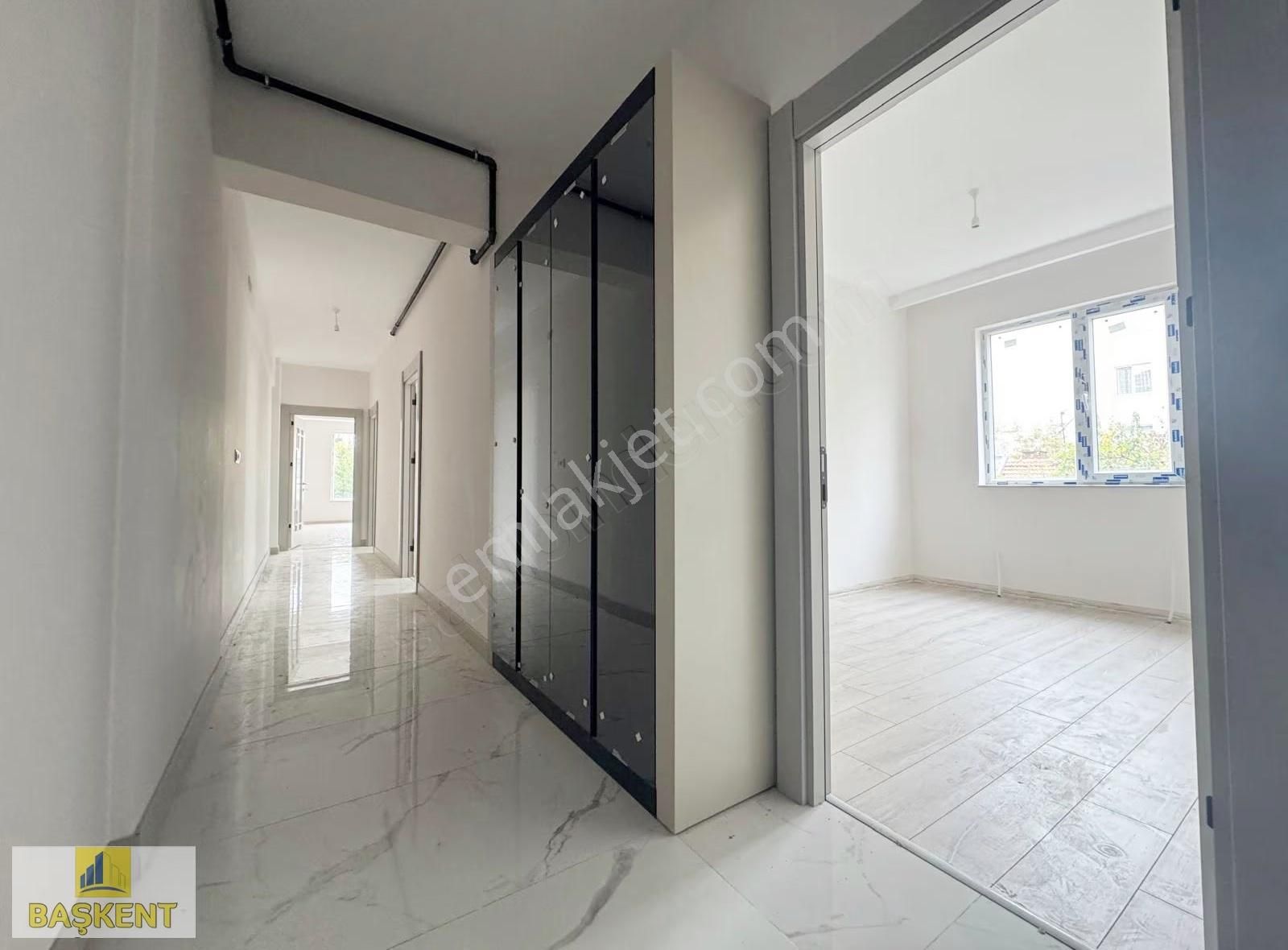 Başkent Gayrimenkul'den Merkezi Konumda Trene Yakın Geniş 3+1 Ev - Görsel 5