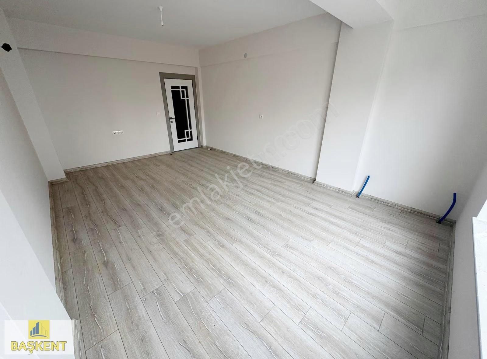 Başkent Gayrimenkul'den Merkezi Konumda Trene Yakın Geniş 3+1 Ev - Görsel 25