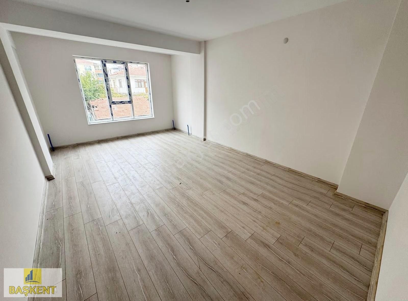 Başkent Gayrimenkul'den Merkezi Konumda Trene Yakın Geniş 3+1 Ev - Görsel 13