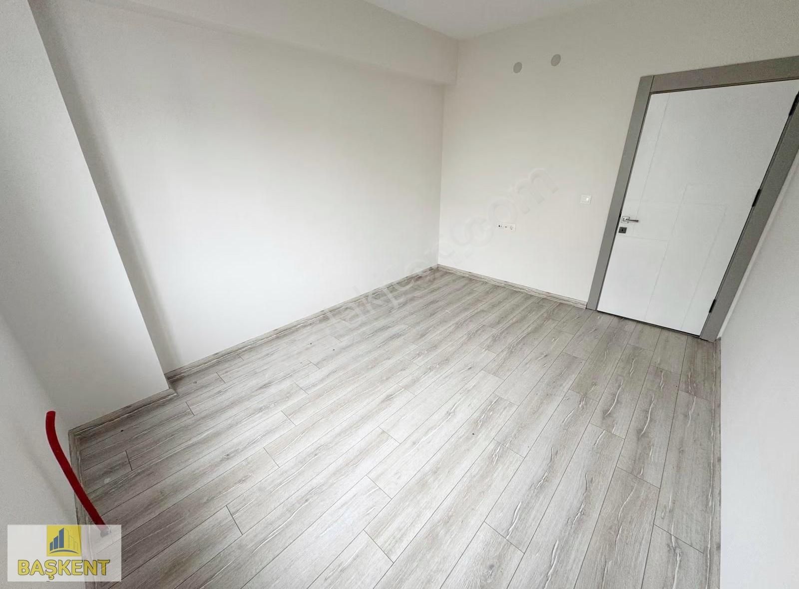 Başkent Gayrimenkul'den Merkezi Konumda Trene Yakın Geniş 3+1 Ev - Görsel 26