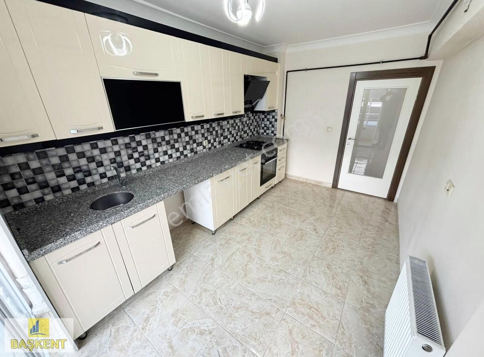 Başkent Gayrimenkulden Bulvar Cepheli Geniş Ulaşımı Rahat 2+1 Ev - Görsel 15