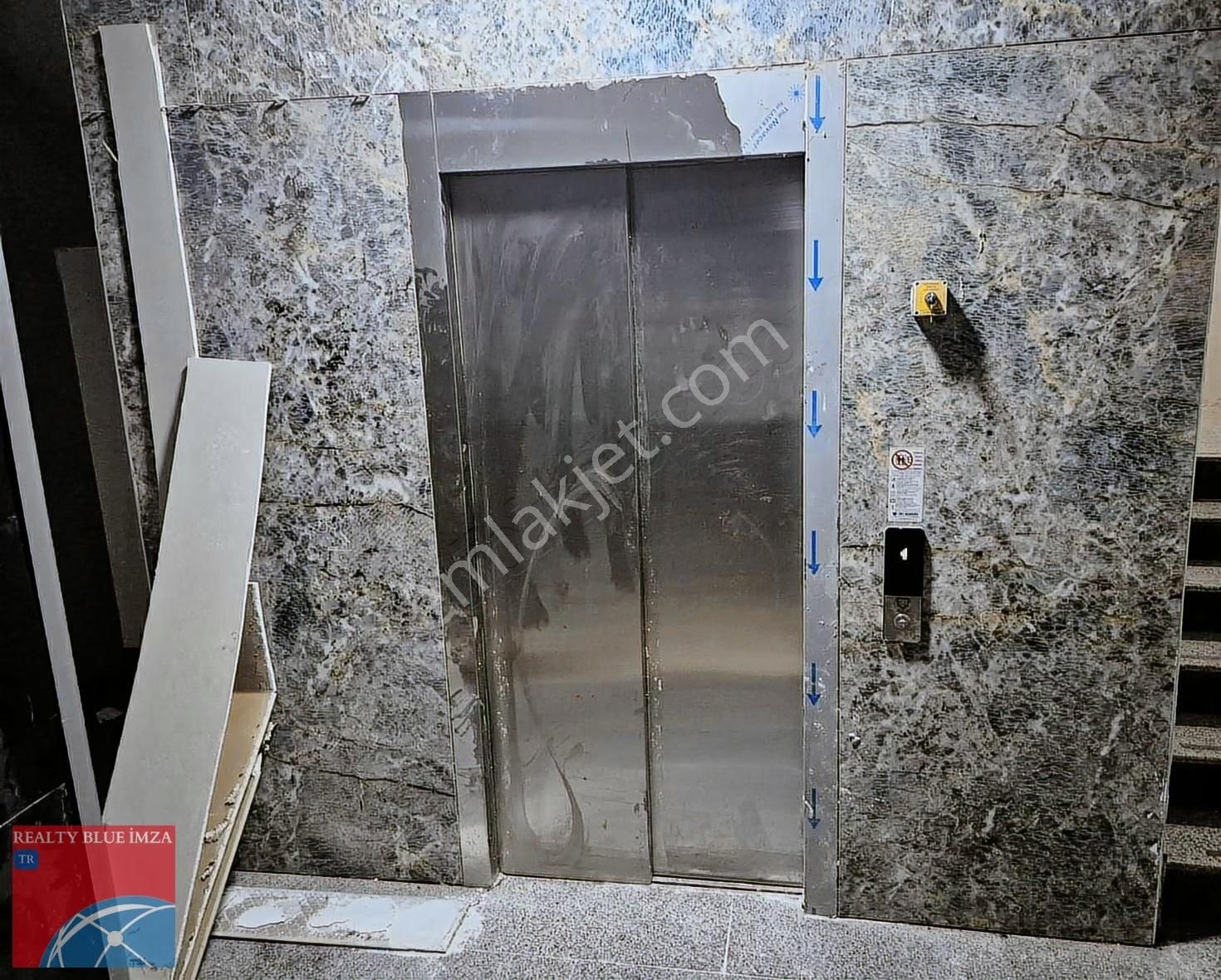 Çekmeköy Madenler Metronun Önü Depo200m2 - Görsel 4