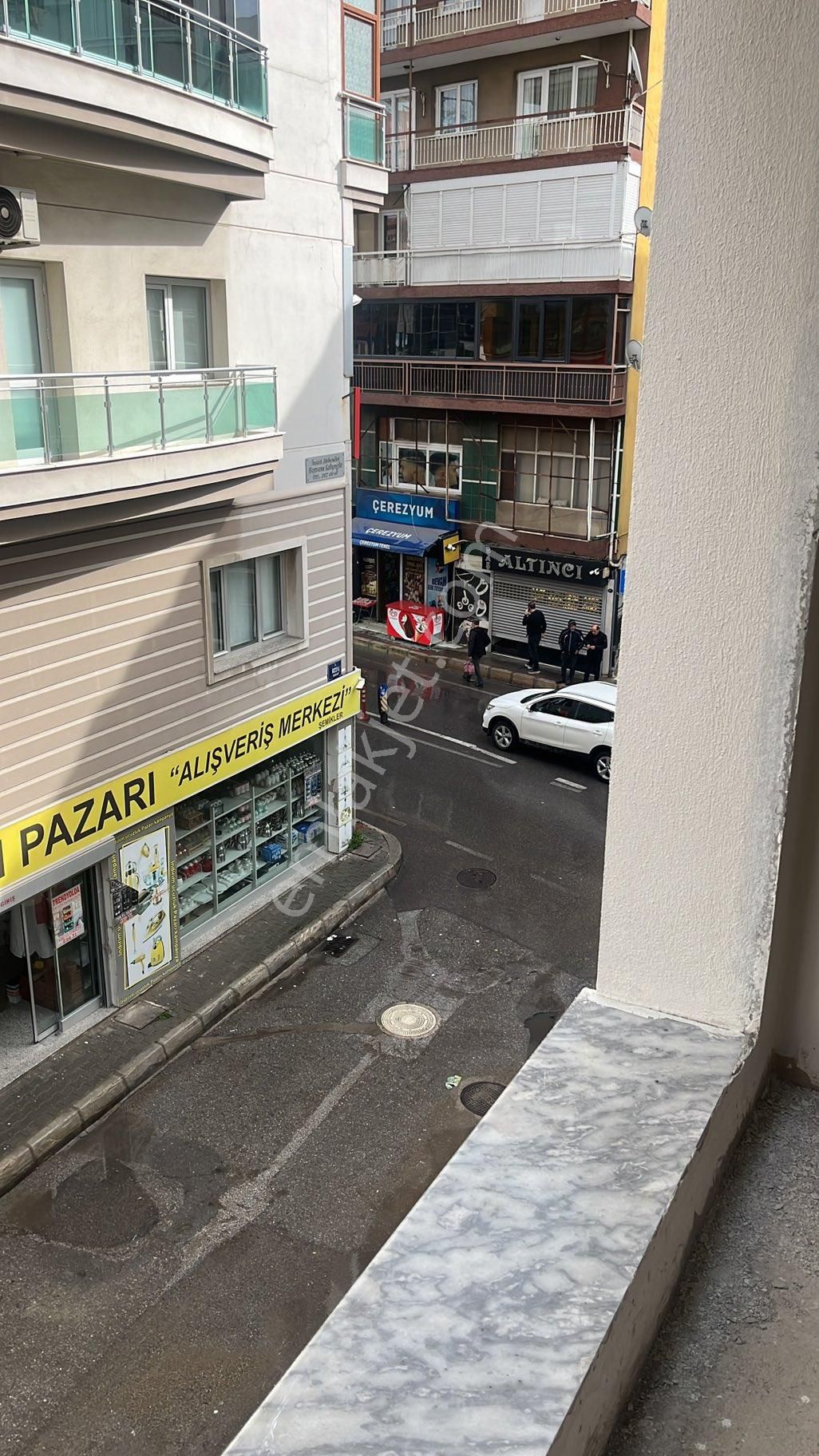 İzmir Karşıyaka 'da Cadde Üzeri Satılık 2+1 Lüks Daire - Görsel 14