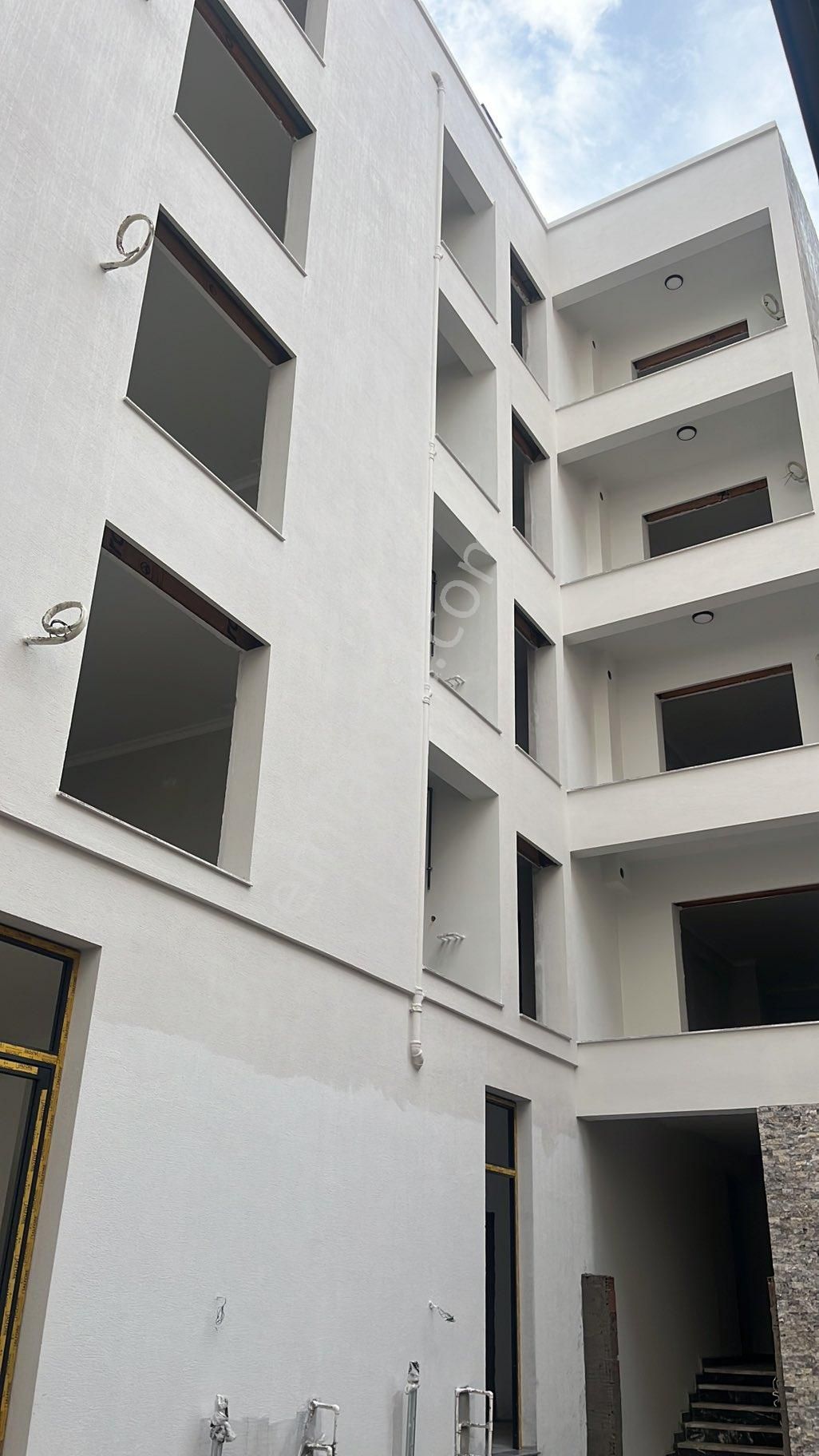 İzmir Karşıyaka 'da Cadde Üzeri Satılık 2+1 Lüks Daire - Görsel 4