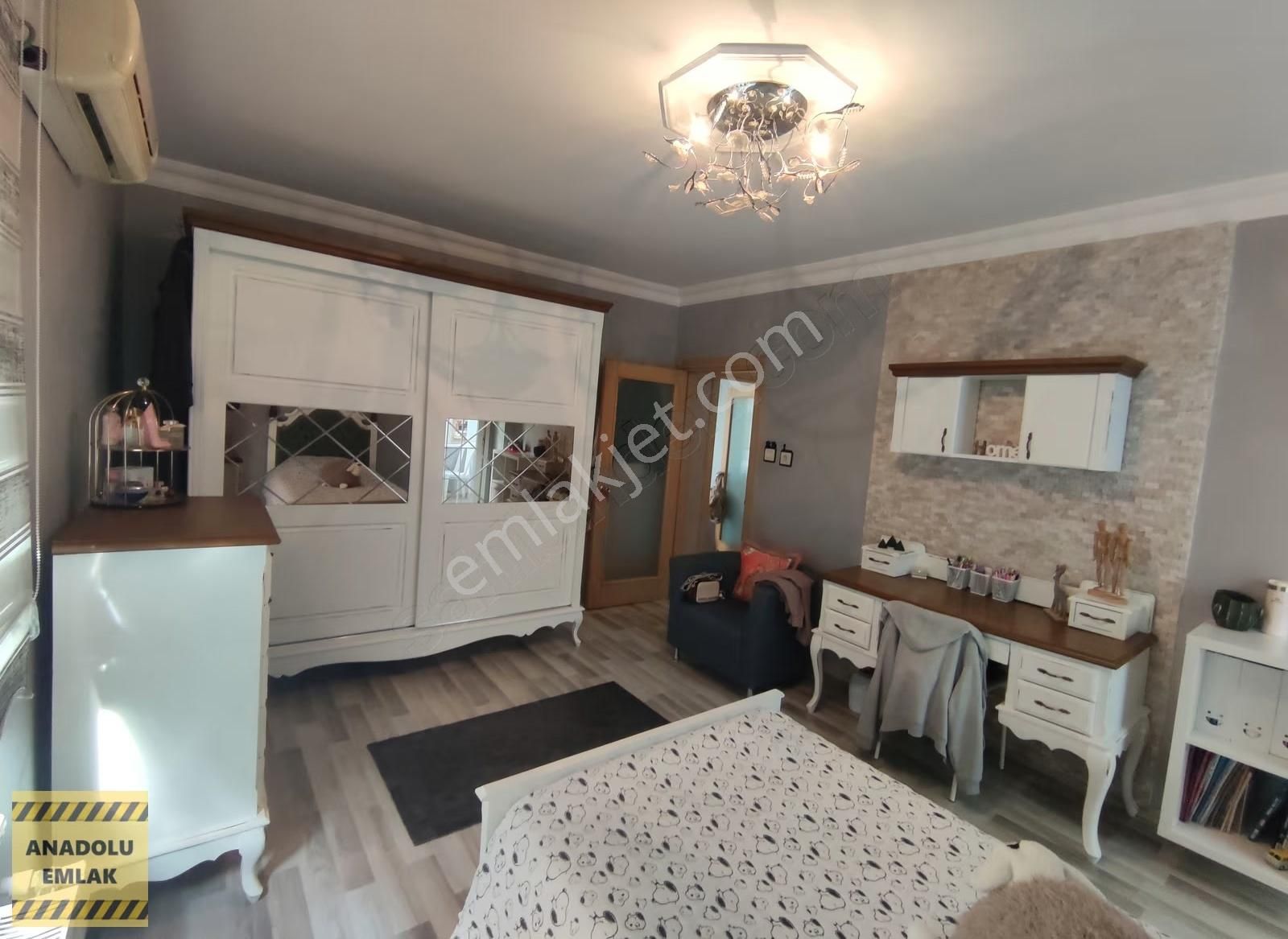 Satılık 3+1 135 M2 Asansörlü 4.kat Daire Arsa Tapulu - Görsel 28