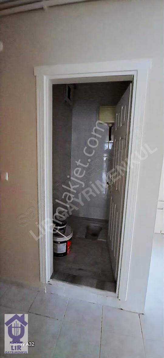 Lir Den Omurtak Caddesi Üzerin De Satılık 3+1 Daire - Görsel 20