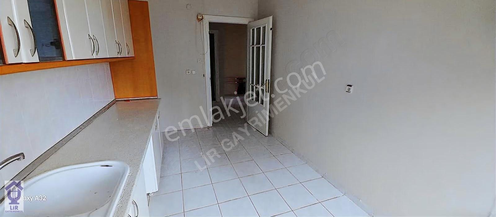 Lir Den Omurtak Caddesi Üzerin De Satılık 3+1 Daire - Görsel 22