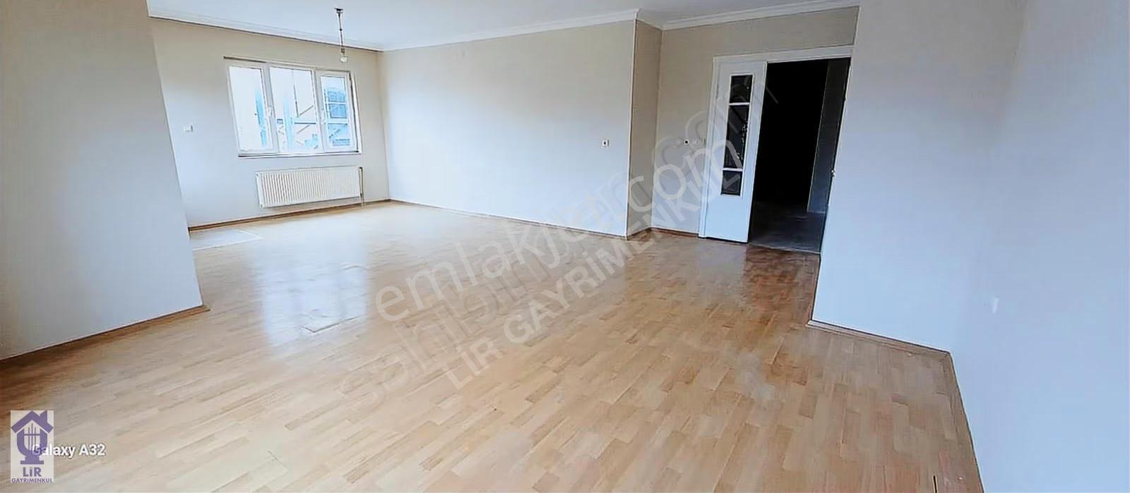 Lir Den Omurtak Caddesi Üzerin De Satılık 3+1 Daire - Görsel 23