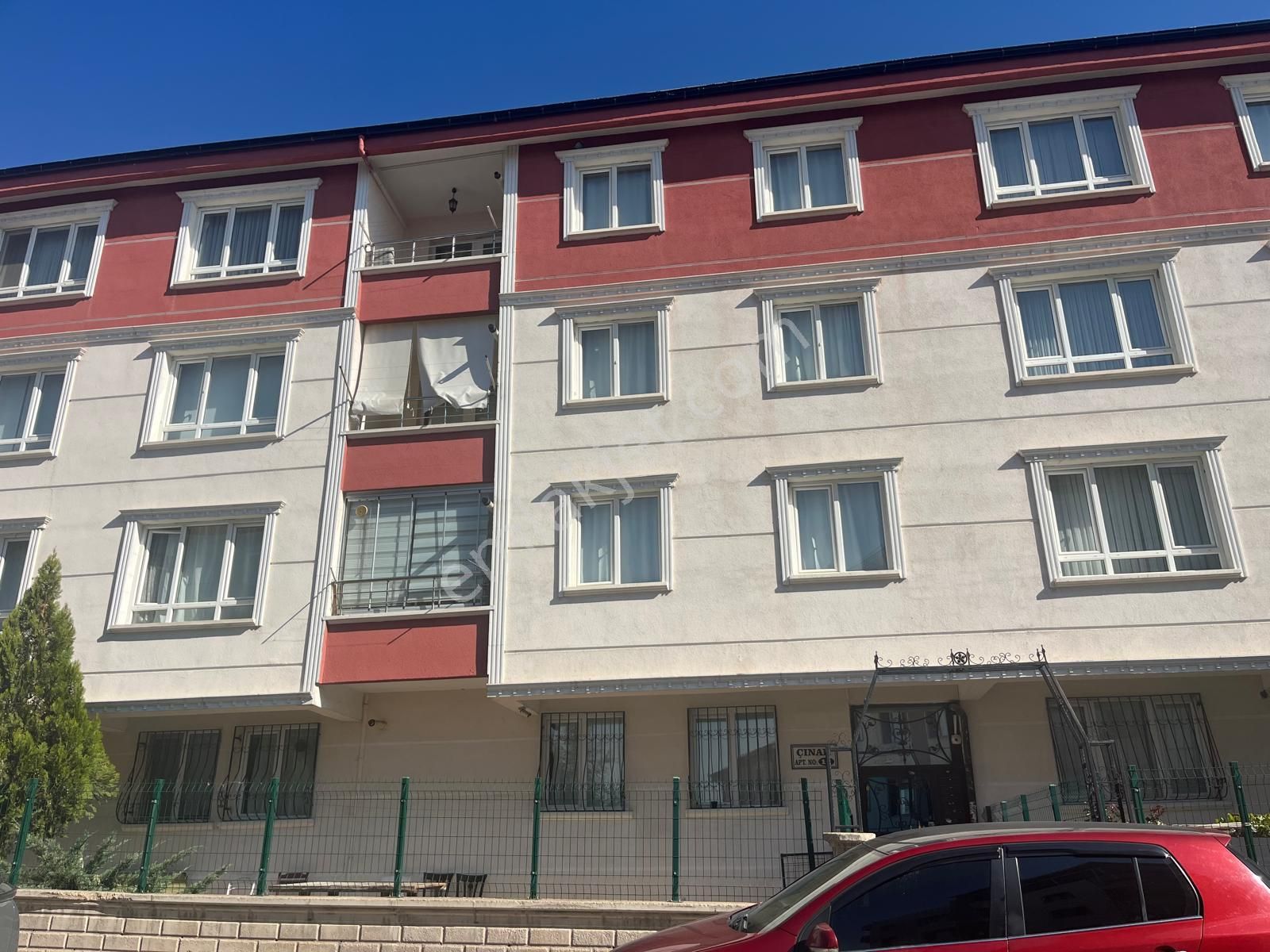 Piyade Mahallesinde 3. Kat 3+1 İskanlı, Çift Balkonlu, Masrafsız Daire – Ulaşıma Ve Okula Yakın!