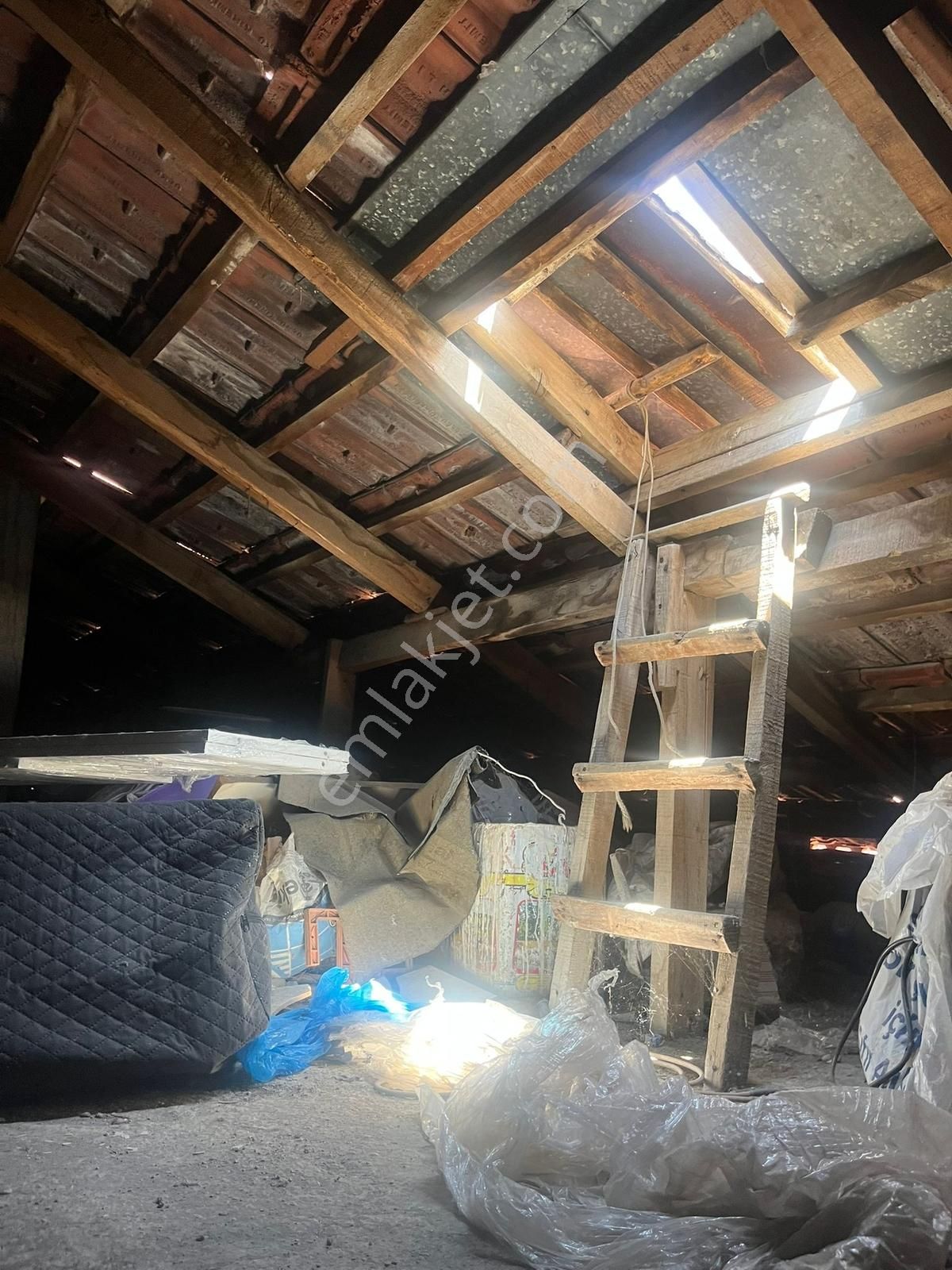 Jasse'den Buca Merkezi Konumda Çift Cephe 3+1 Satılık Daire - Görsel 24