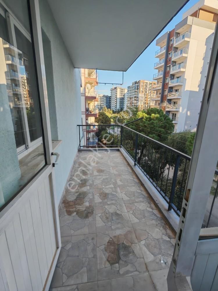 İzmir Bayraklı Osmangazi Site İçerisinde 3+1 Kiralık Daire - Görsel 13