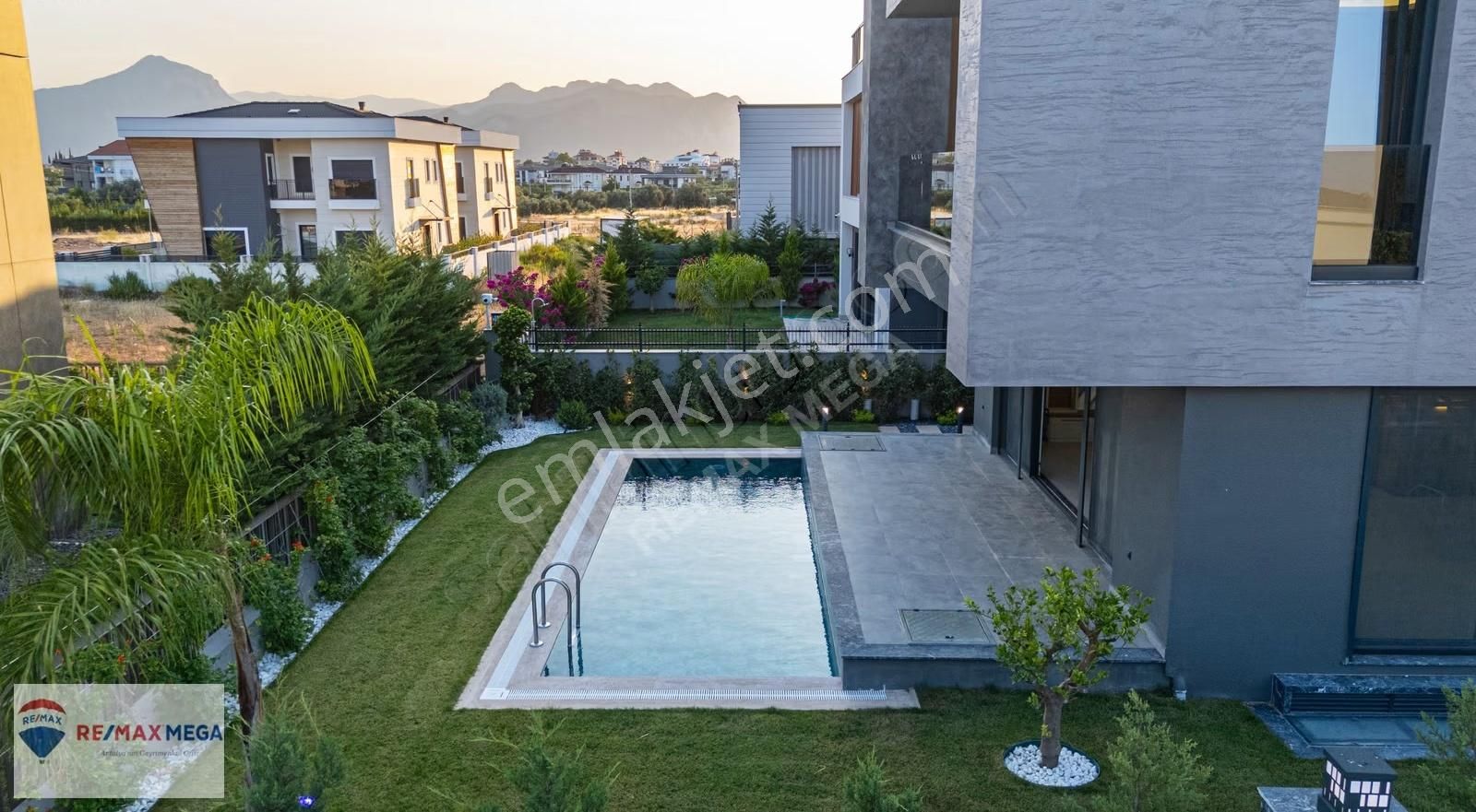 Altınkale'de Net 542 M² 5+1 Ultralüks Modern Villa - Görsel 35