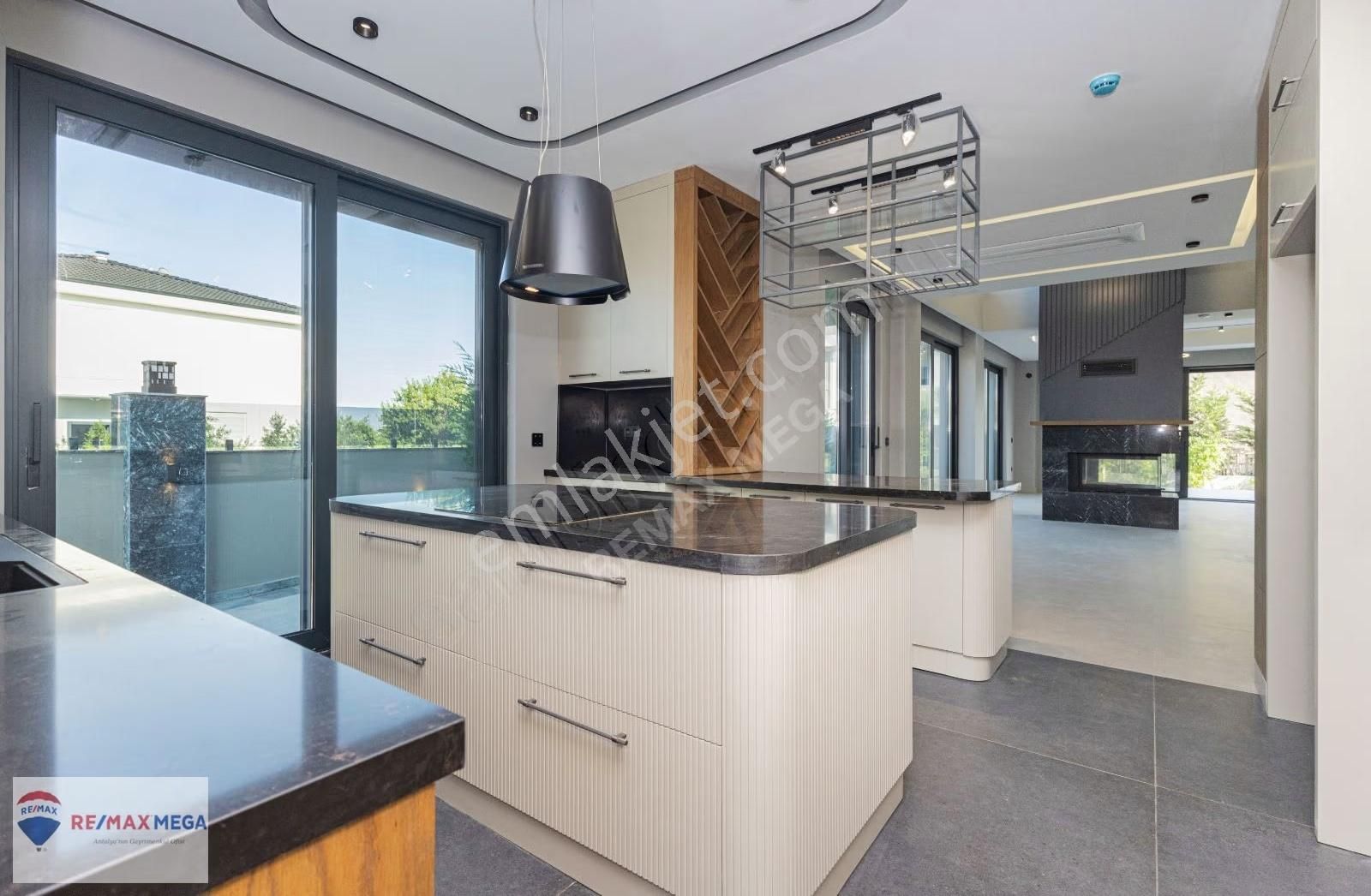 Altınkale'de Net 542 M² 5+1 Ultralüks Modern Villa - Görsel 2