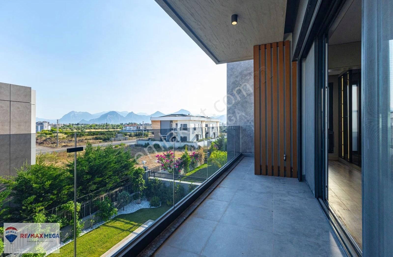 Altınkale'de Net 542 M² 5+1 Ultralüks Modern Villa - Görsel 15