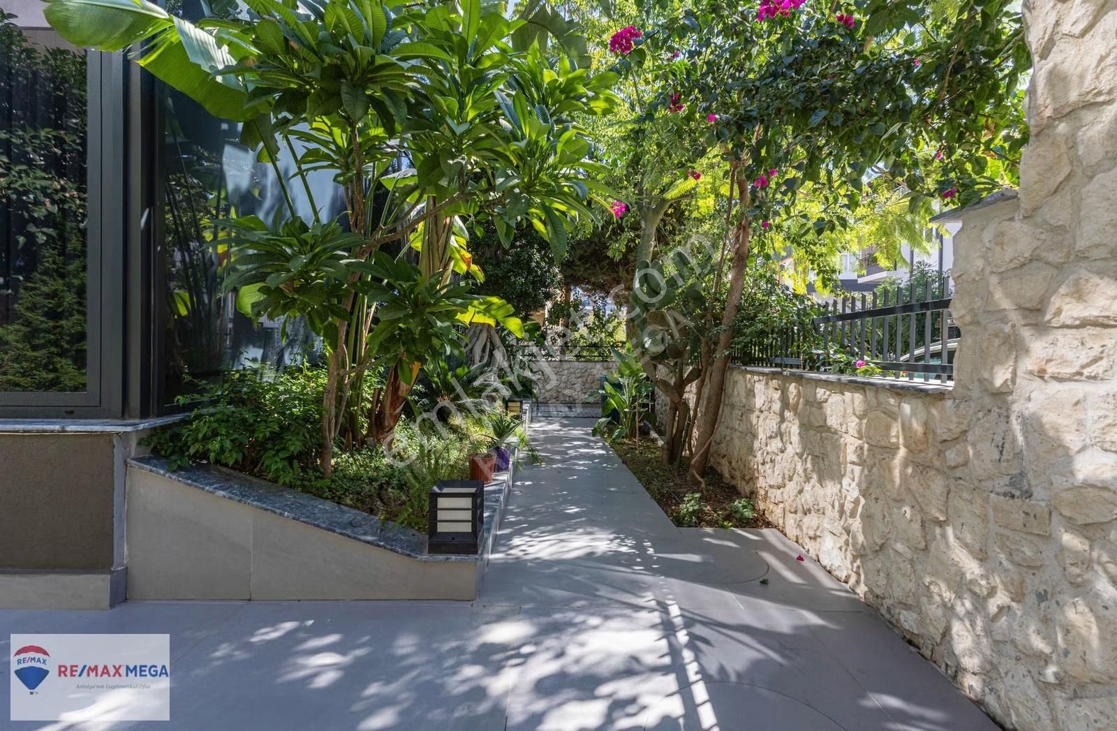 Konyaaltı'nda Denize 400 M Mesafede Müstakil Villa Deniz Görür - Görsel 17