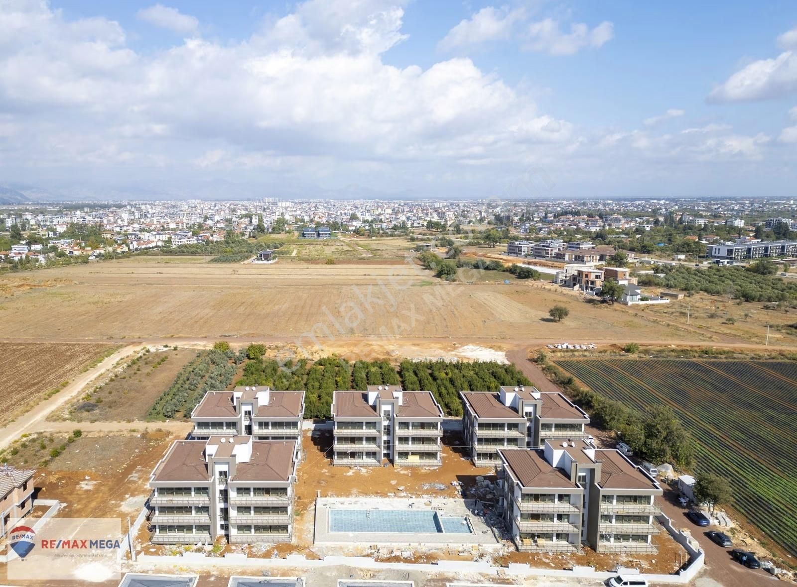 Düzlerçamı'nda Doğa Manzaralı Site İçerisinde 3+1 Satılık Daire - Görsel 8