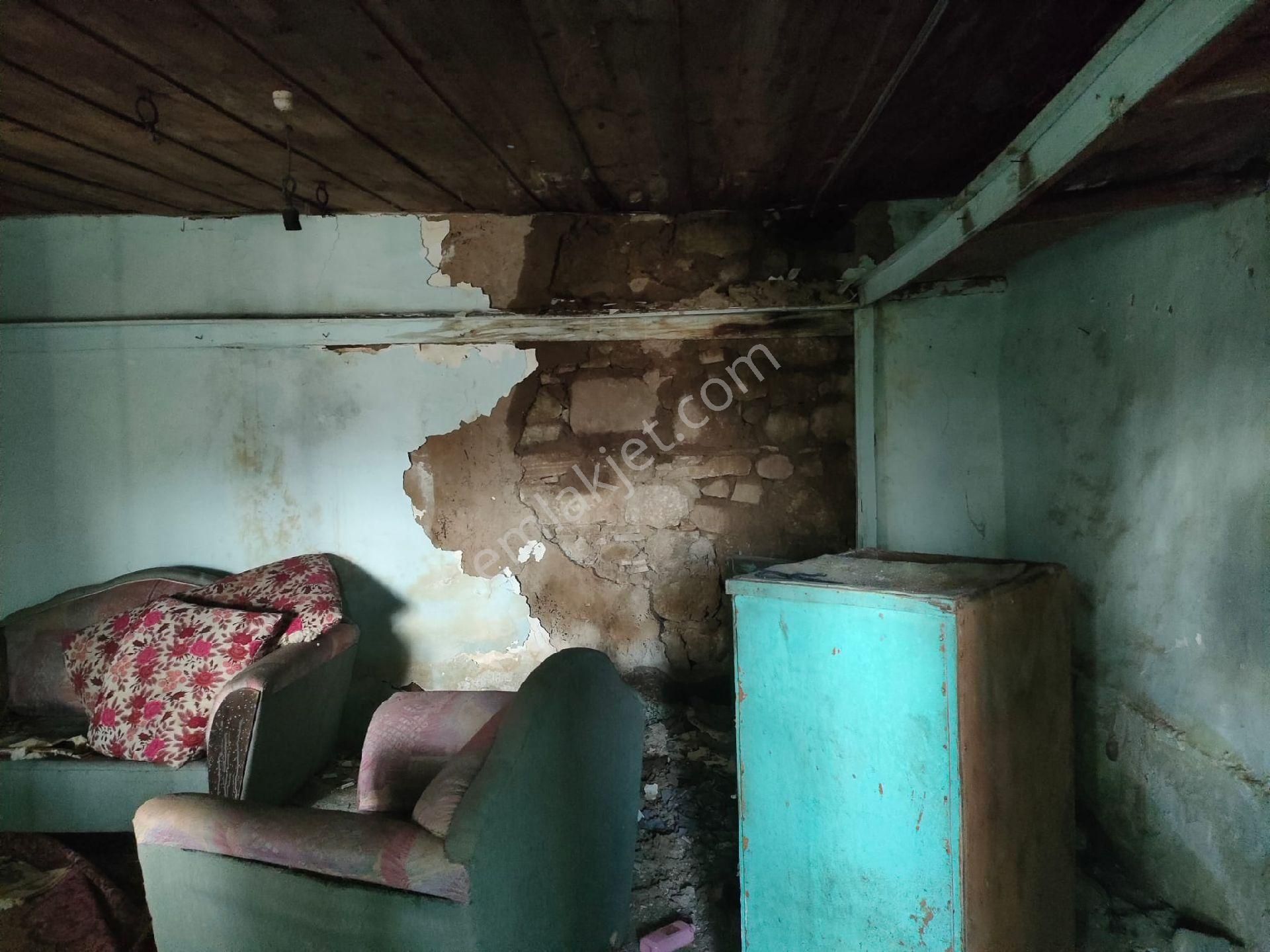 Bergama Ahmetbeyler Mahallesinde Satılık Köy Evi - Görsel 10