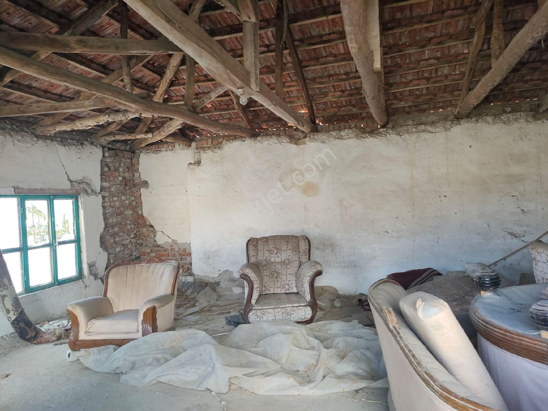 Bergama Ahmetbeyler Mahallesinde Satılık Köy Evi - Görsel 19