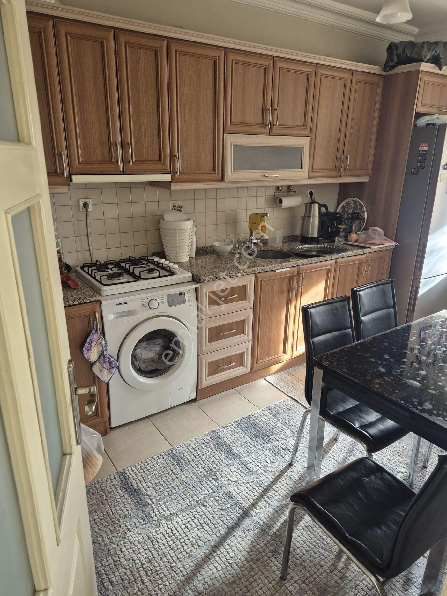 Cumhuriyet Mahallesinde 105 Evlerde Ataparka Yakın Arakat Daire Satılık - Görsel 5