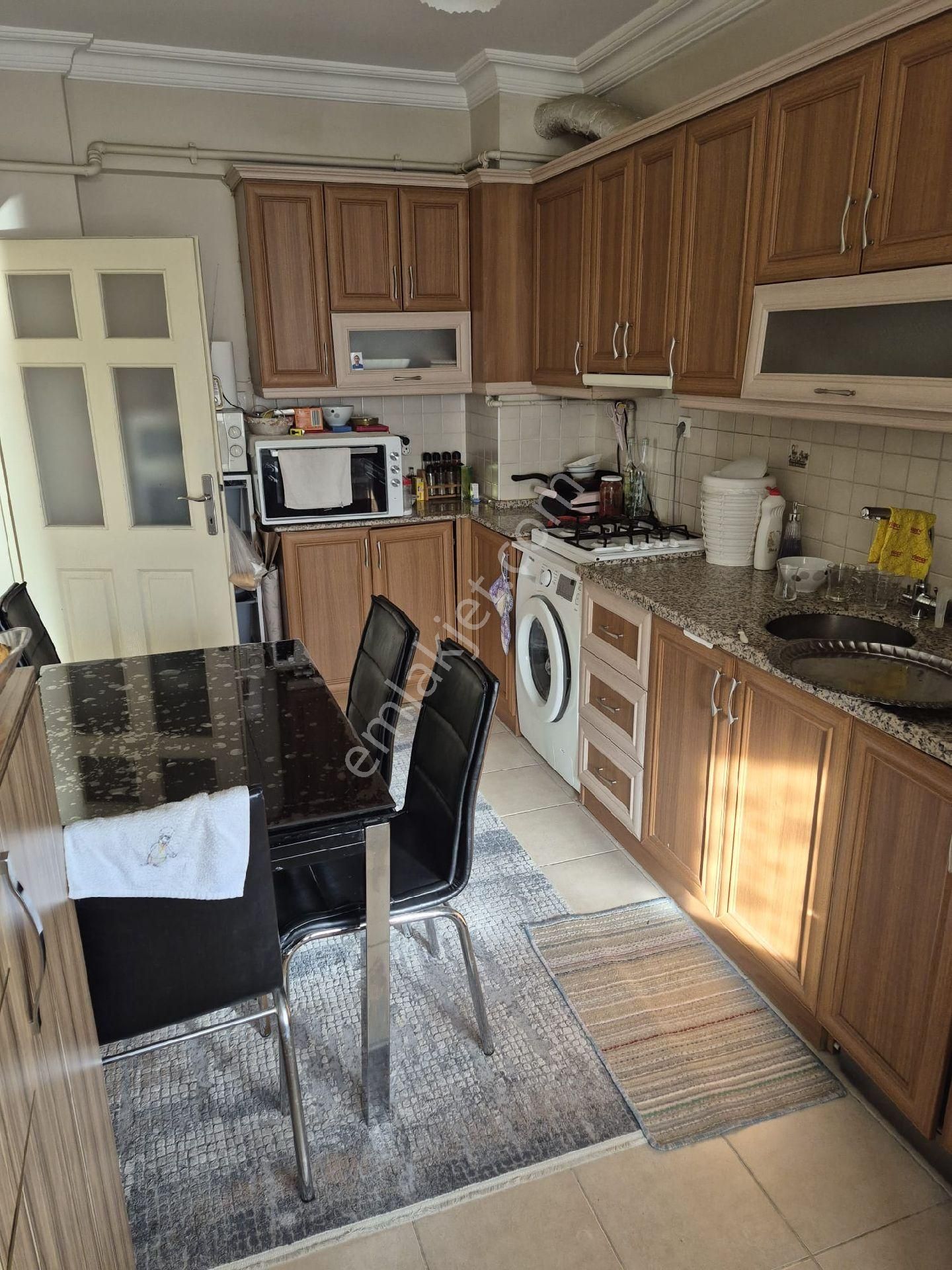 Cumhuriyet Mahallesinde 105 Evlerde Ataparka Yakın Arakat Daire Satılık - Görsel 4