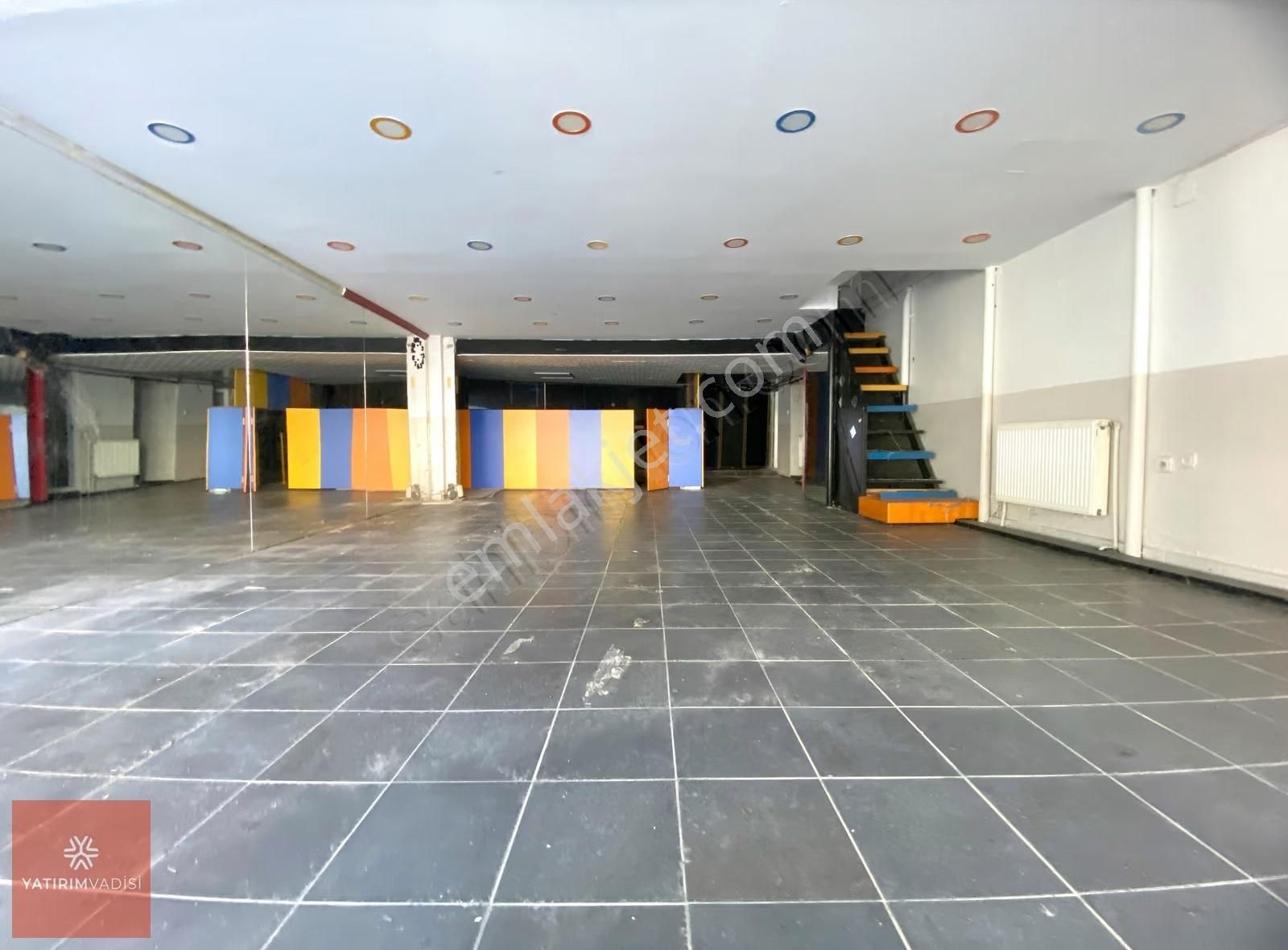 Altıparmak Kaymakamlık Arkası Asma Katlı 170m2 Satılık Dükkan - Görsel 8