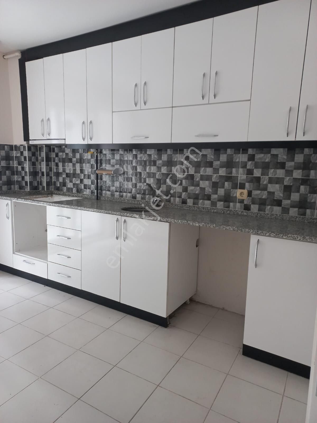 Denizli Pamukkale Fesleğen De Kiralık 3+1 Arakat Daire