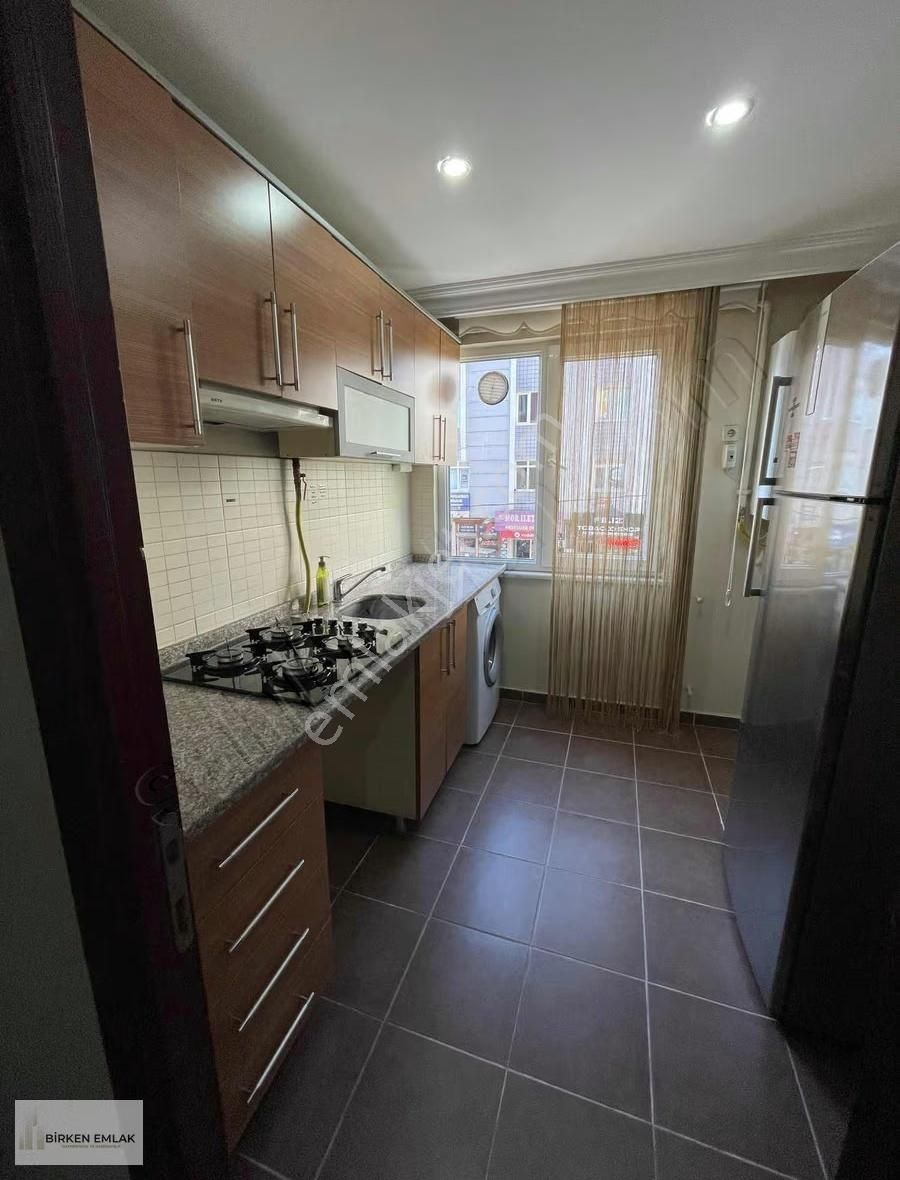 Cadde Üstü Eşyalı 2+1 Daire - Görsel 3