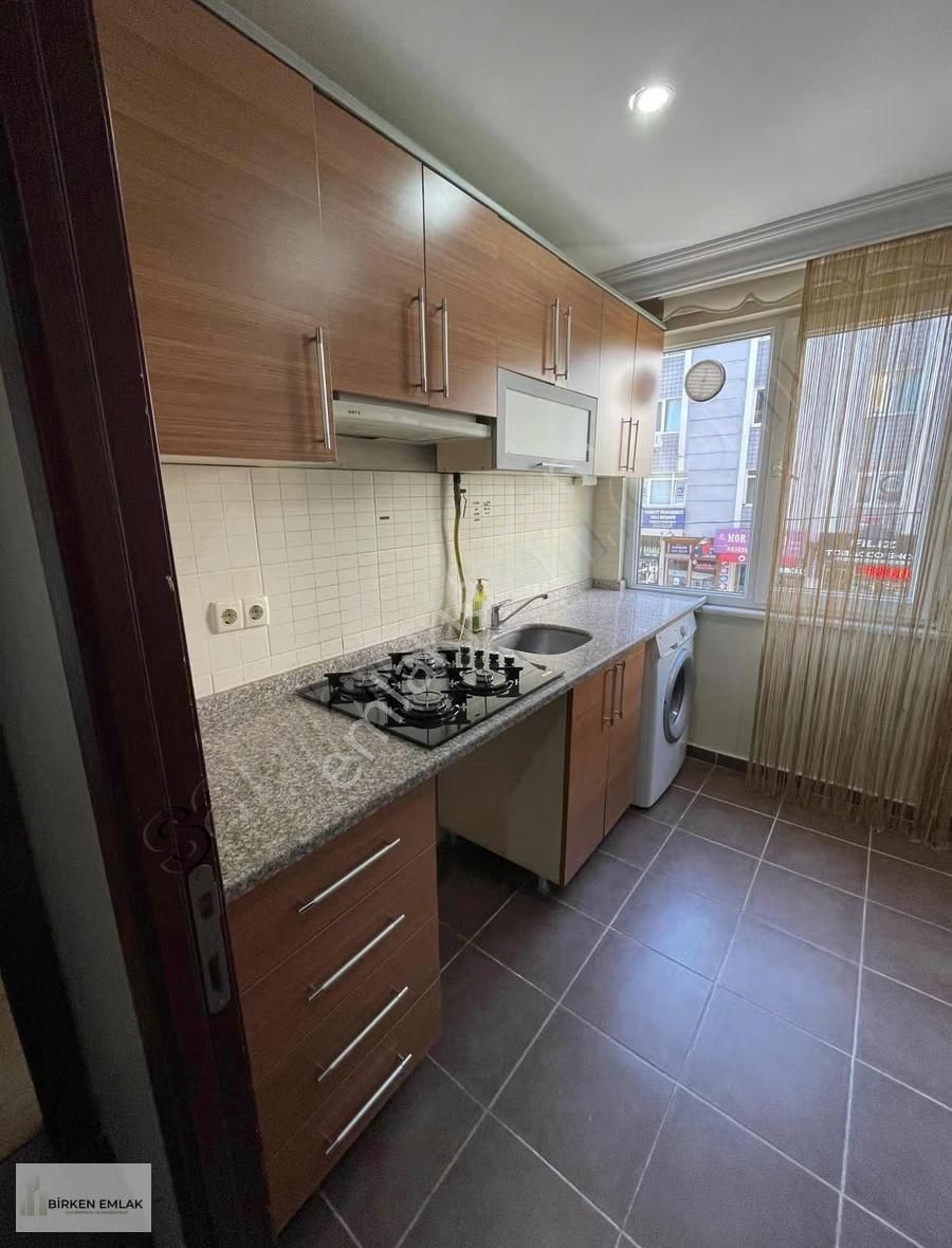 Cadde Üstü Eşyalı 2+1 Daire