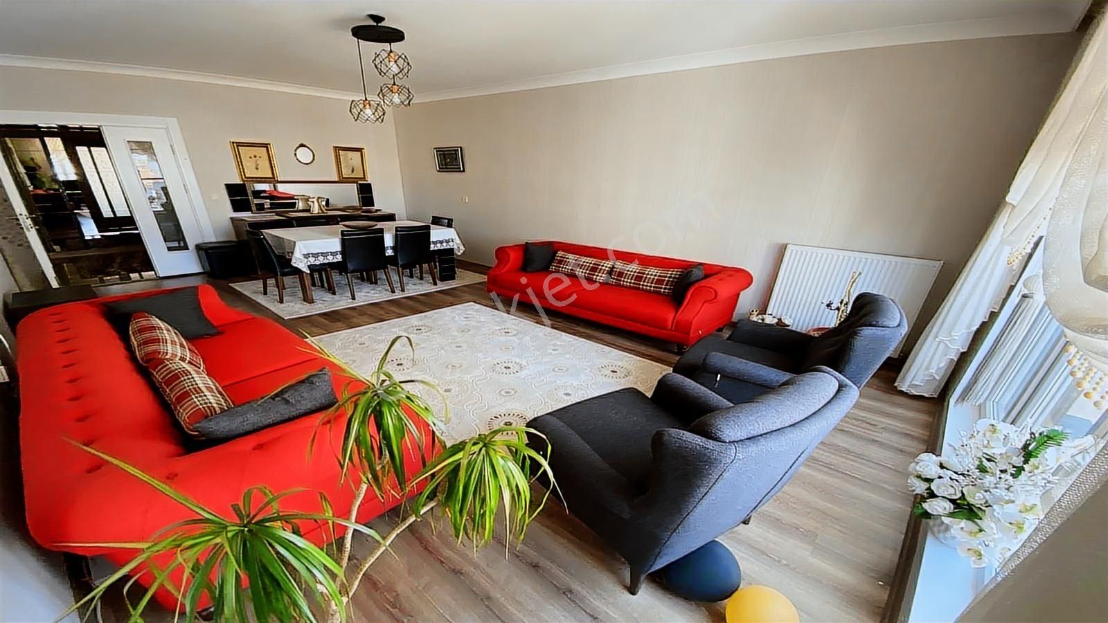 Yenikent Emlak'dan Site'de Panoramik Manzaralı Ultra Lüx Daire - Görsel 13