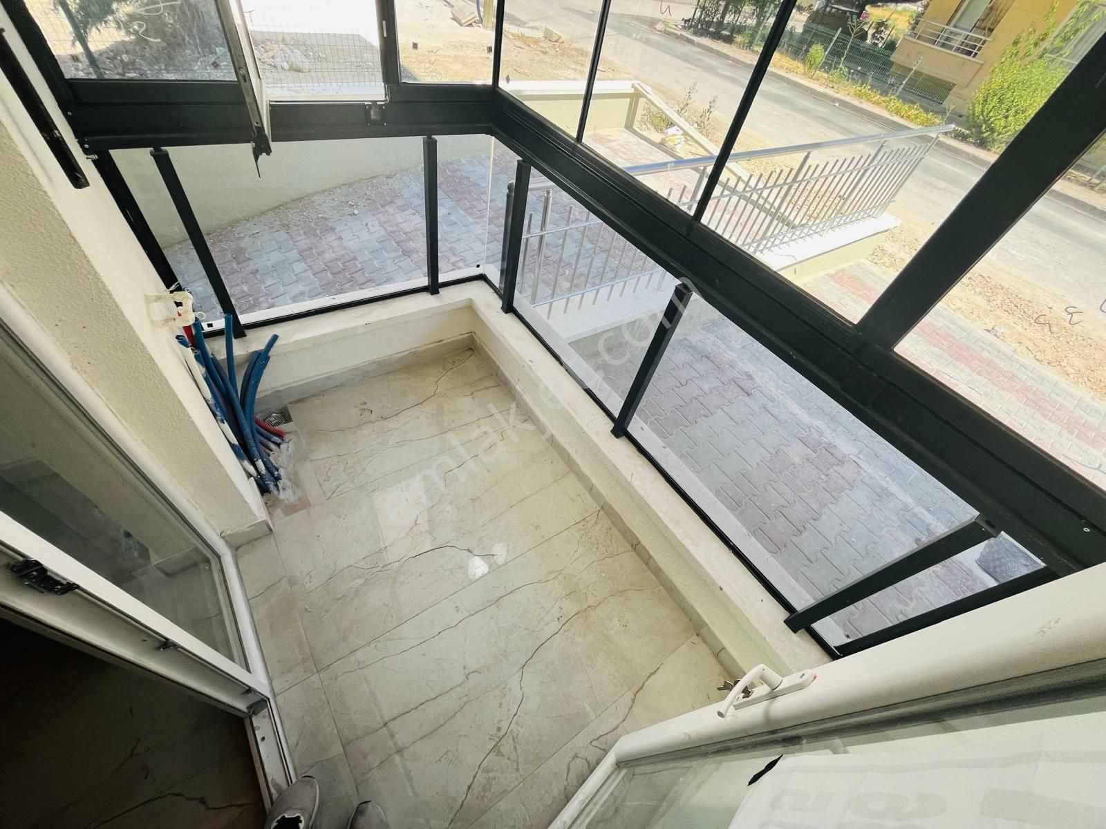 Menders Mah.merkezde Ayaş Yolu Cepheli 2 M.kredi 3+1 Satılık - Görsel 9