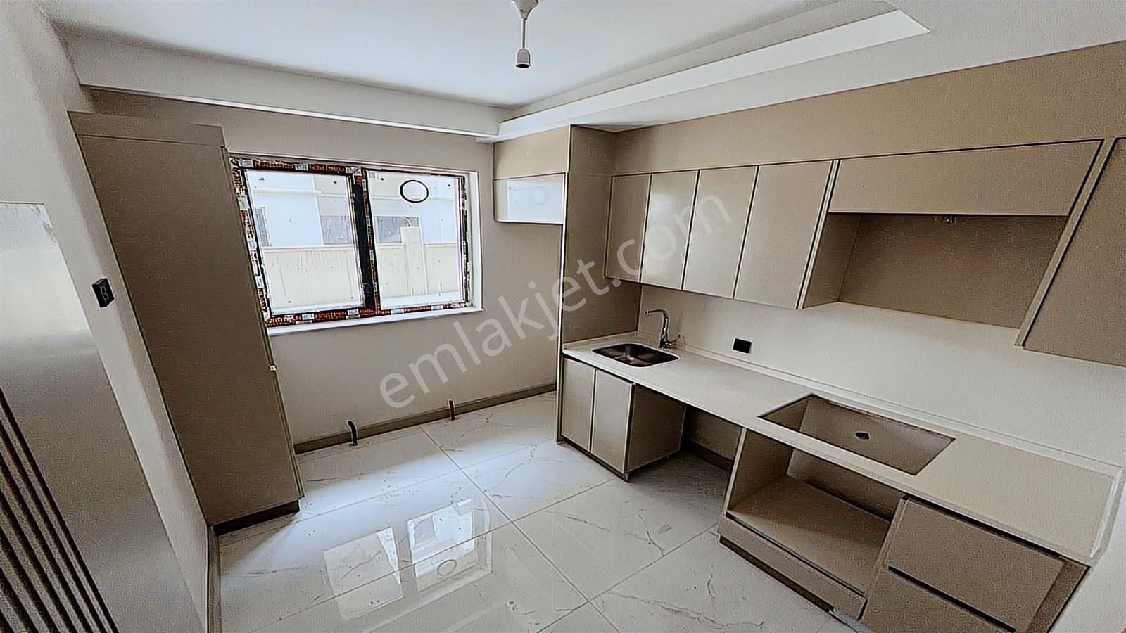 Yenikent Emlak'tan Mükemmel Lokasyonda 1+1 Lüx Muhteşem İşçilik - Görsel 22