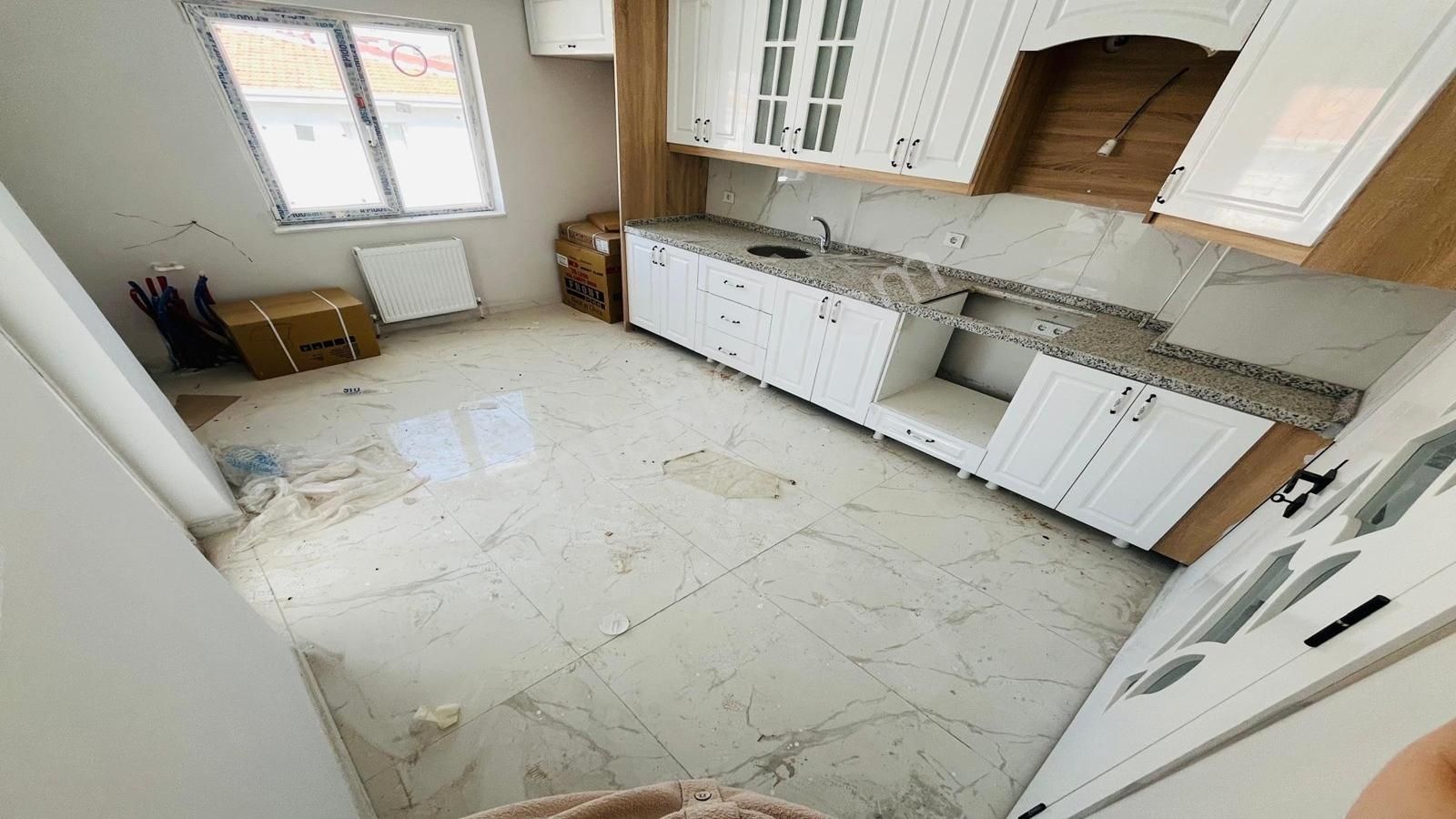 Pazarın Dibinde %80 Kredi İmkanlı 3+1 Masrafsız Teras Balkonlu - Görsel 6