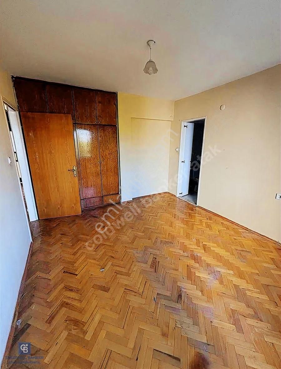 Torbalı Mithatpaşa Caddesinde Merkezi Konumda Geniş 3+1 Daire - Görsel 4