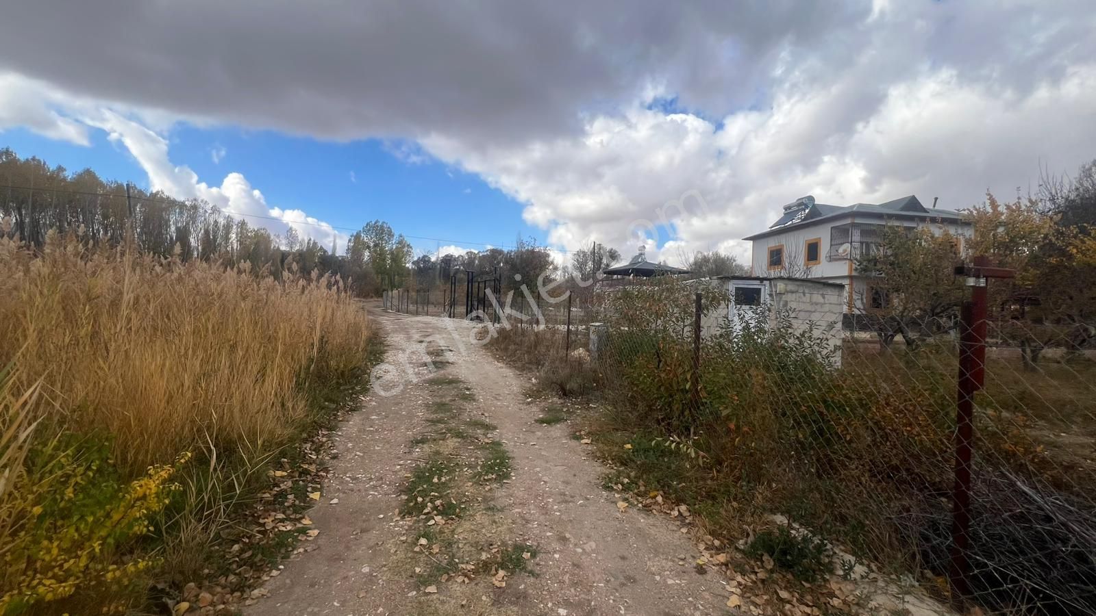 Zorlu'dan Niğde Çamardı Mah. Tek Tapu İnşaata Açık Arsa
