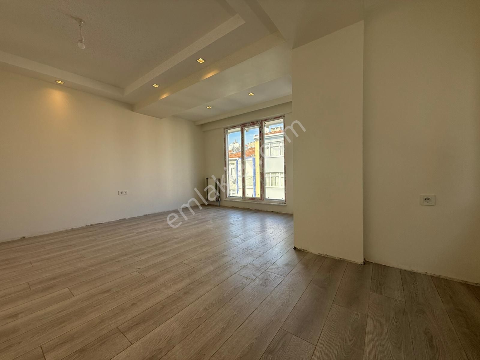 İstanbul House'dan B.evler'de Sıfır Binada 2+1 Ön Cephe Ara Kat - Görsel 3