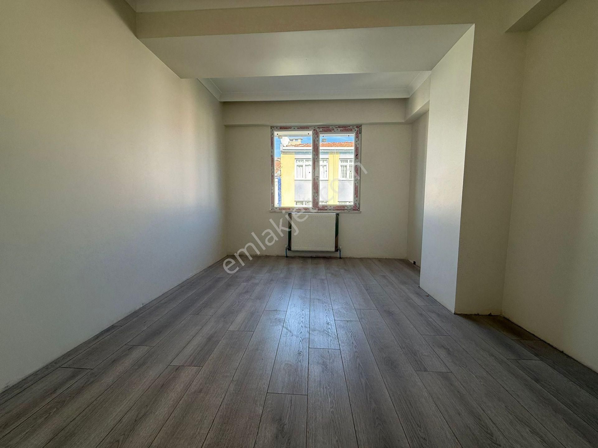 İstanbul House'dan B.evler'de Sıfır Binada 2+1 Ön Cephe Ara Kat - Görsel 10