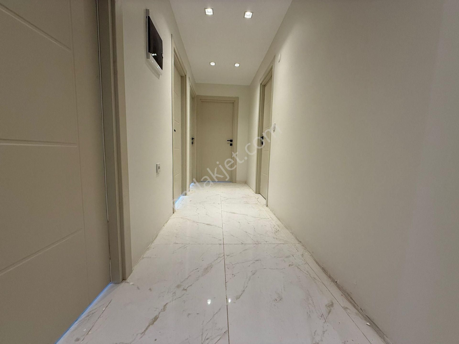 İstanbul House'dan B.evler'de Sıfır Binada 2+1 Ön Cephe Ara Kat - Görsel 22