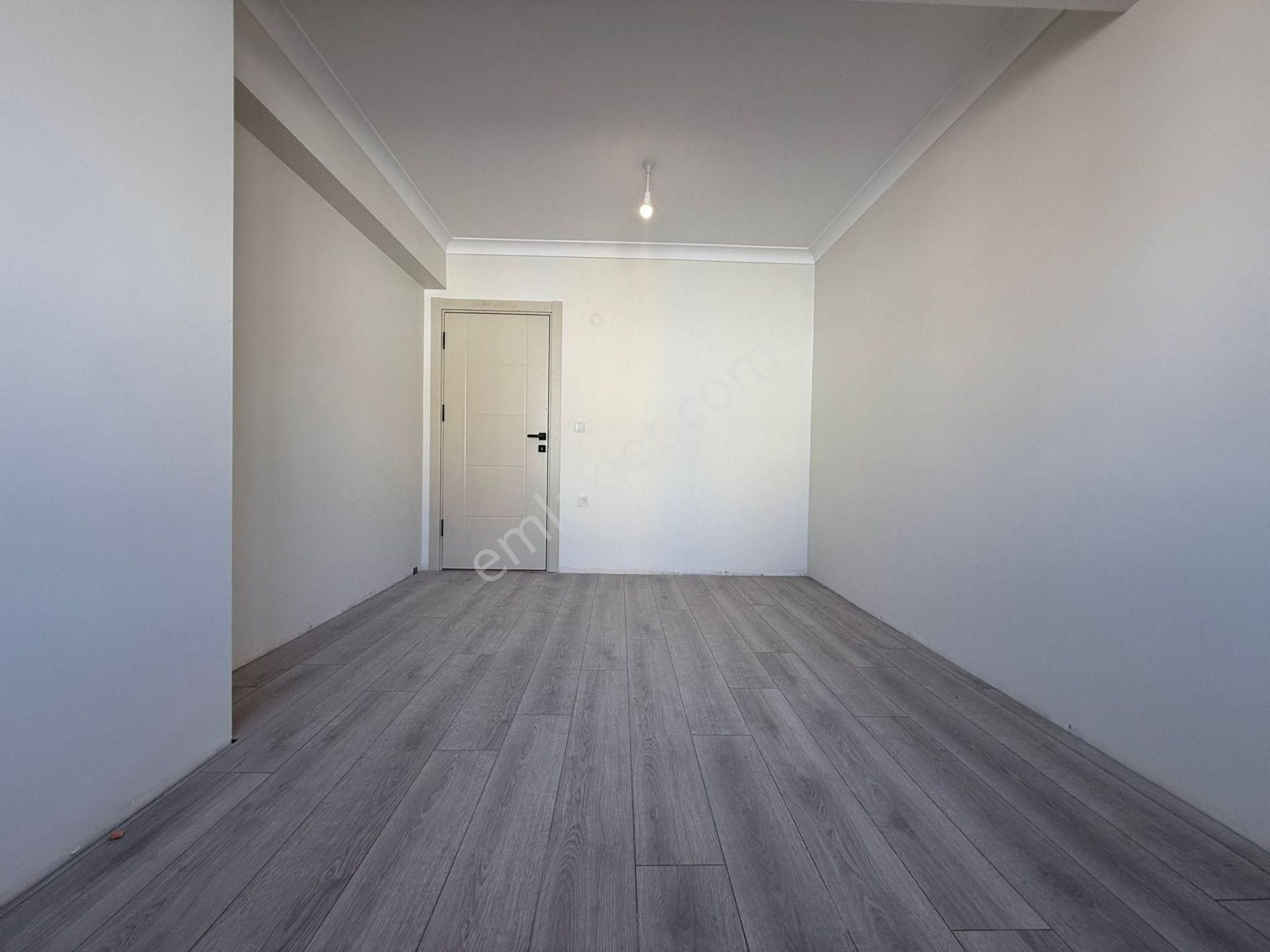 İstanbul House'dan B.evler'de Sıfır Binada 2+1 Ön Cephe Ara Kat - Görsel 12