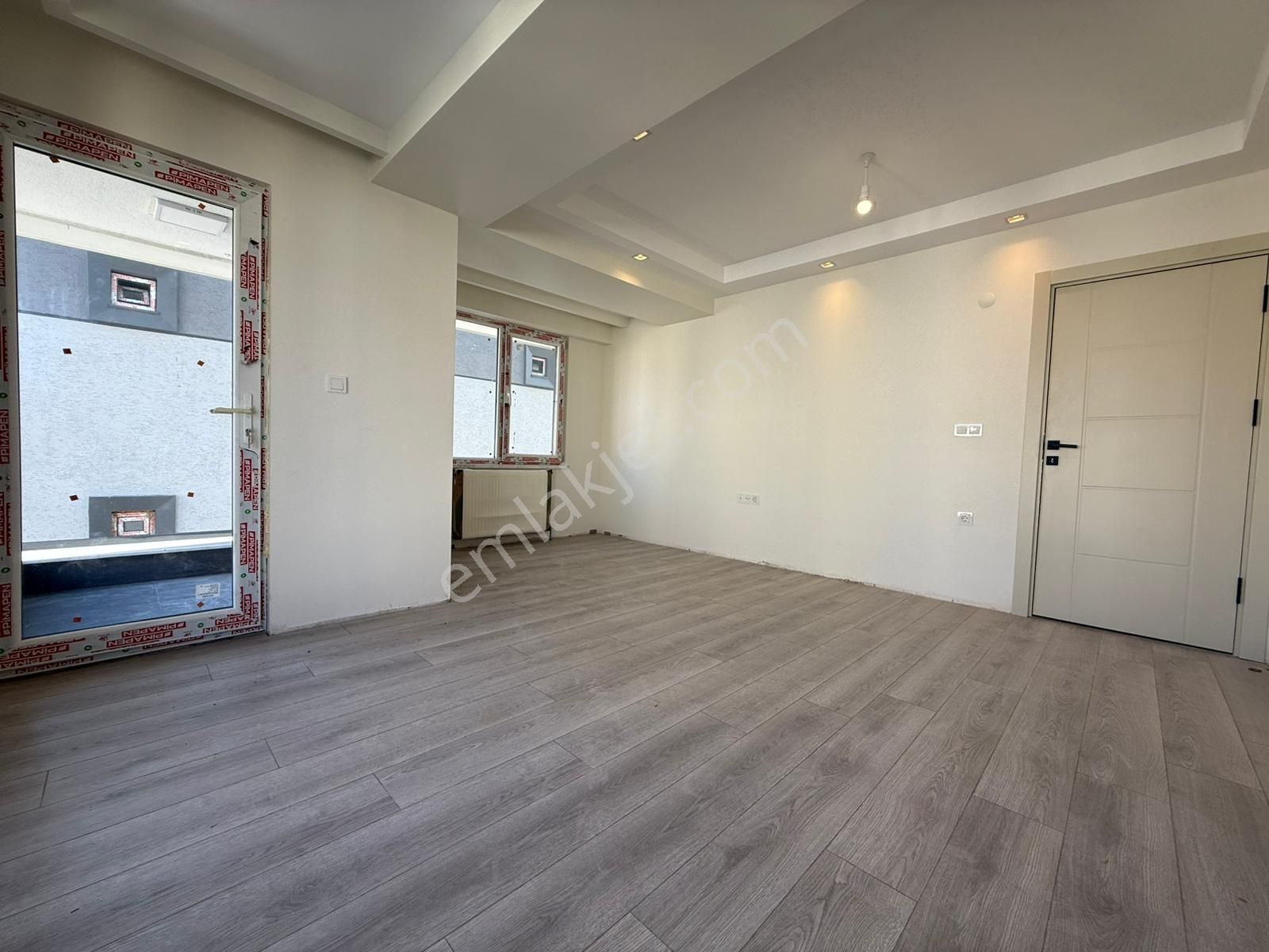 İstanbul House'dan B.evler'de Sıfır Binada 2+1 Ön Cephe Ara Kat - Görsel 4