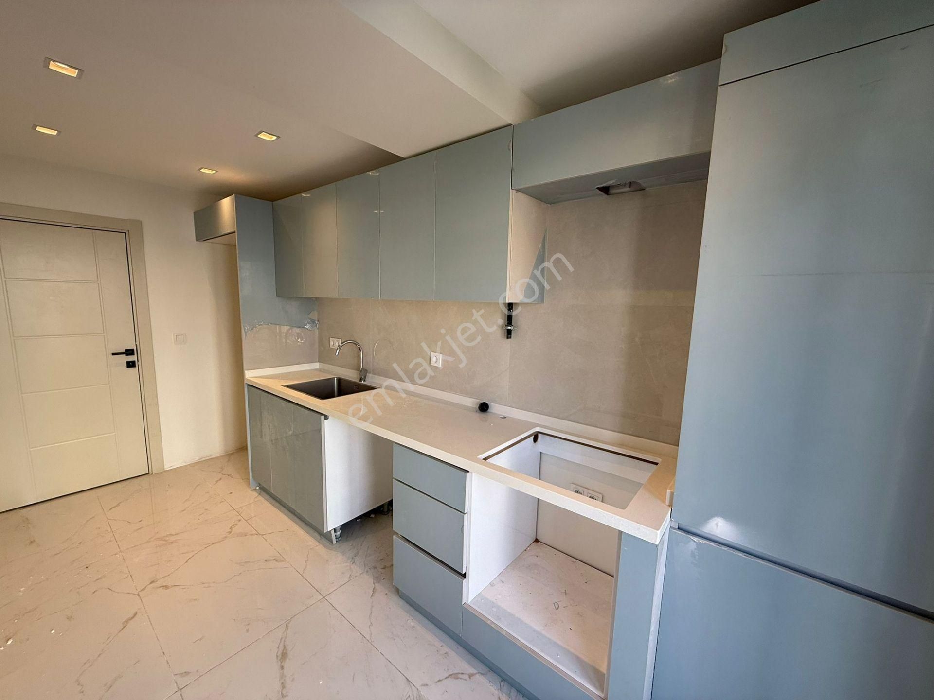 İstanbul House'dan B.evler'de Sıfır Binada 2+1 Ön Cephe Ara Kat - Görsel 15